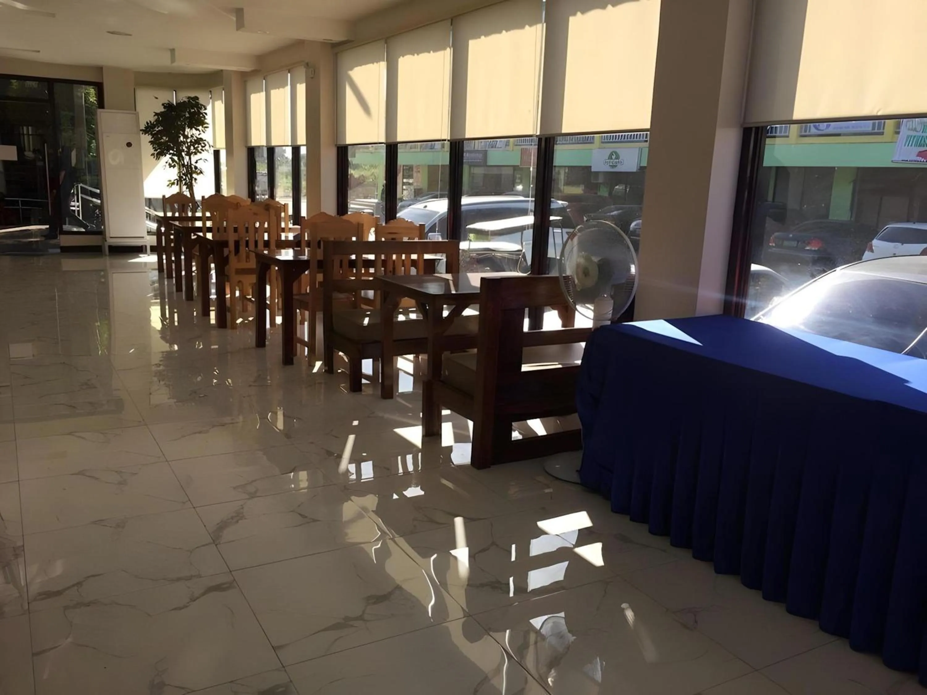 Restaurant/places to eat in OYO 195 Ranchotel - Biñan