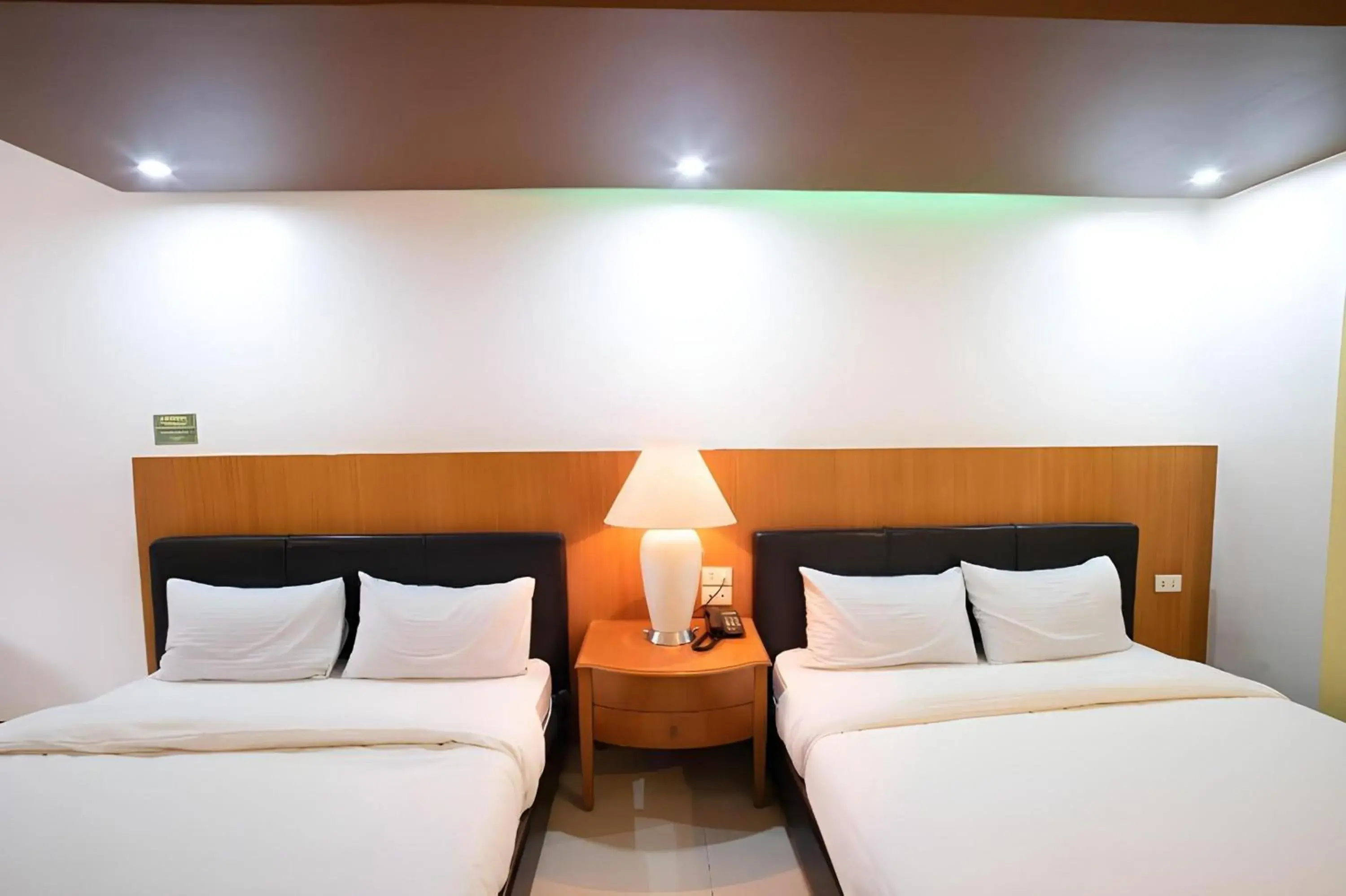 Photo of the whole room, Bed in OYO 195 Ranchotel - Biñan Photo of the whole room, Bed in OYO 195 Ranchotel - Biñan