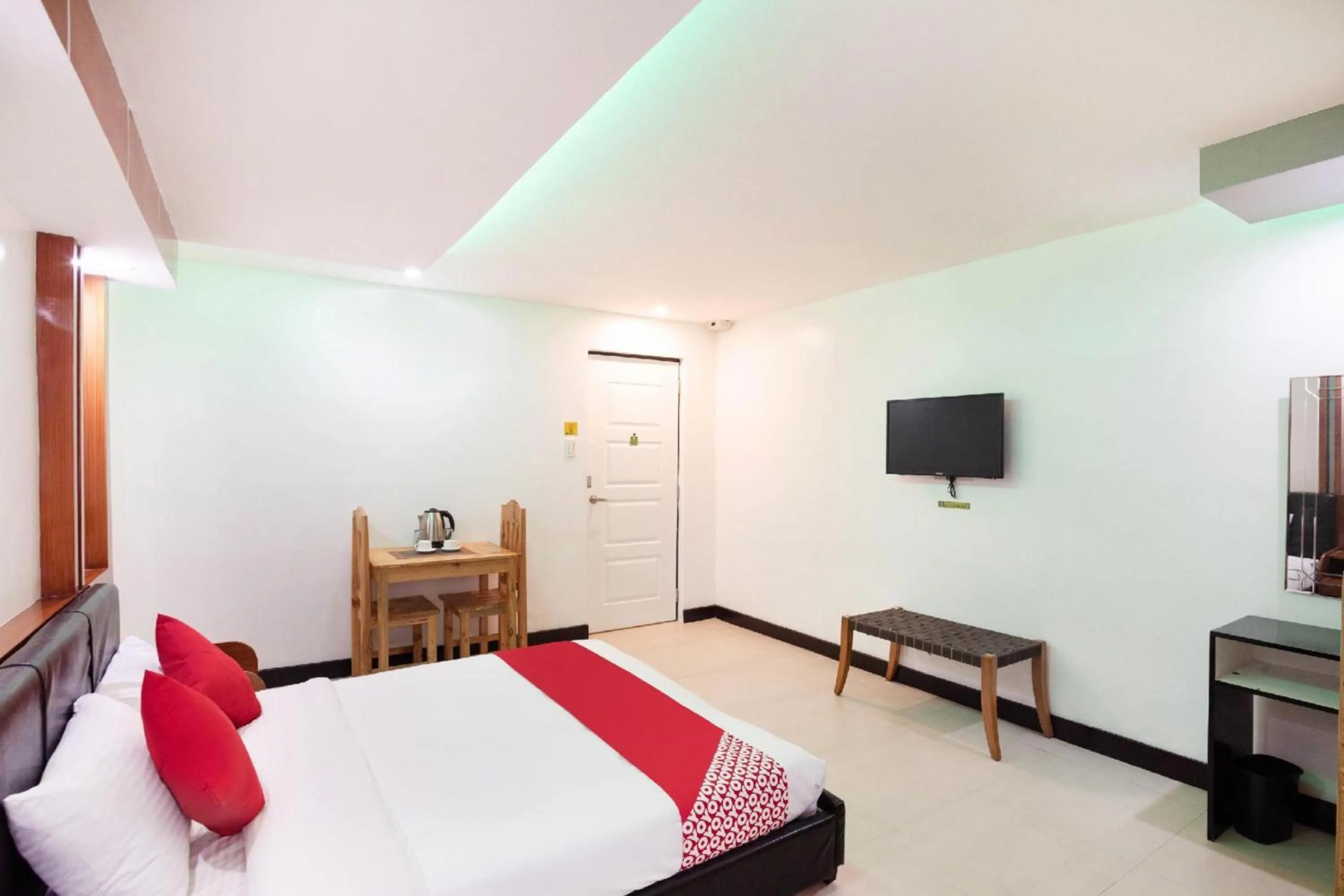 Bedroom in OYO 195 Ranchotel - Biñan