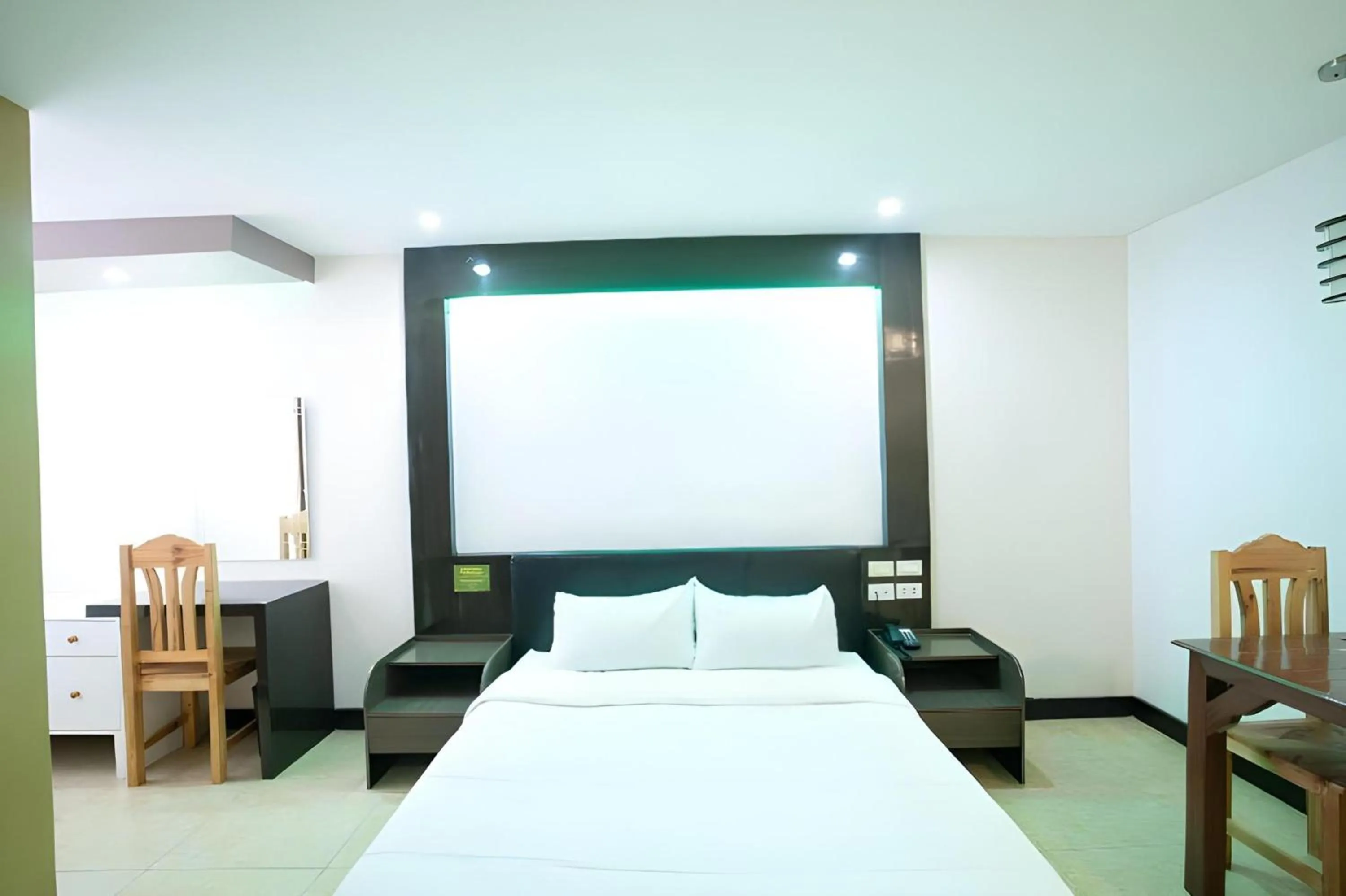 Photo of the whole room in OYO 195 Ranchotel - Biñan