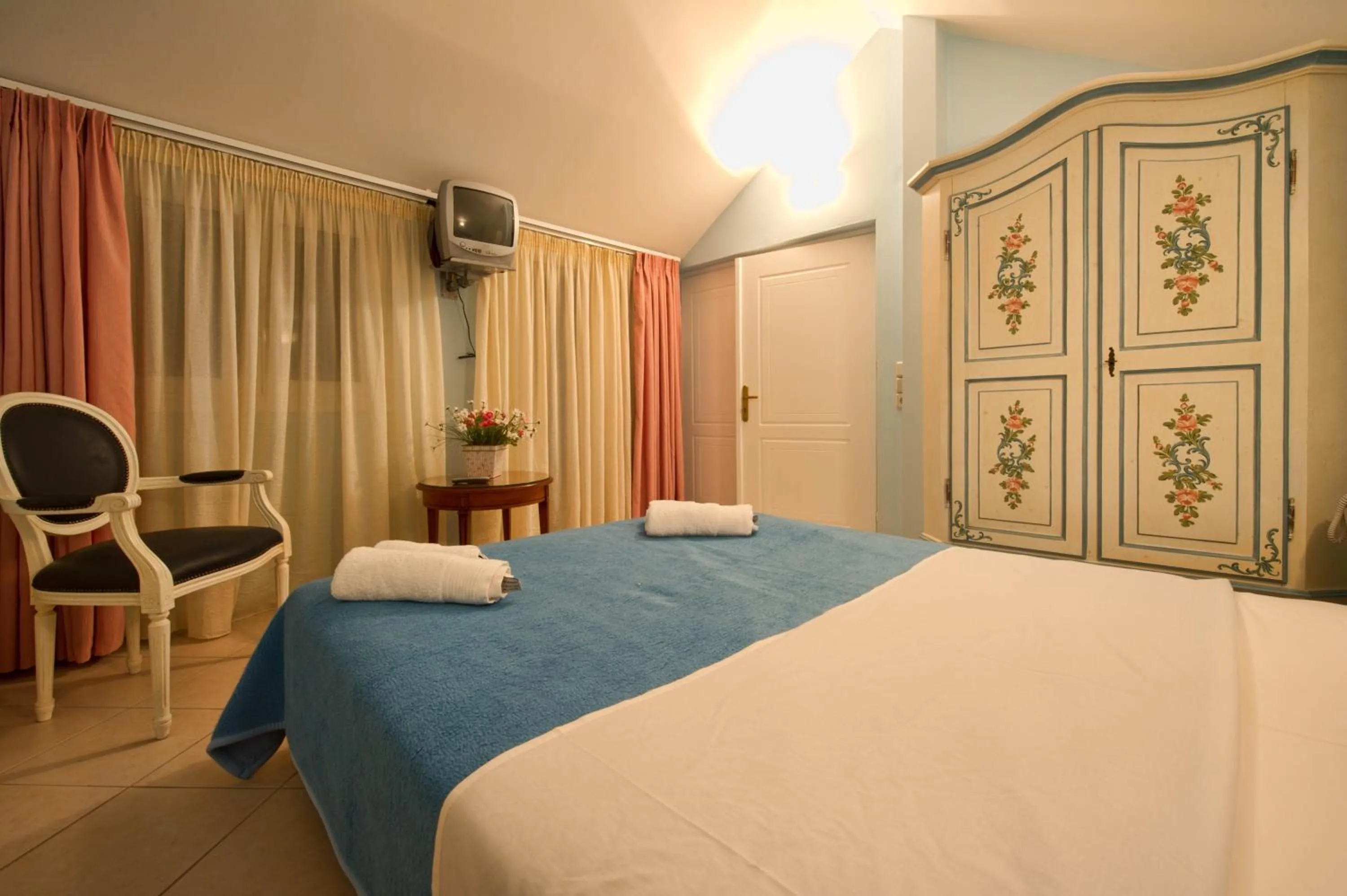 Bed in Elena Hotel