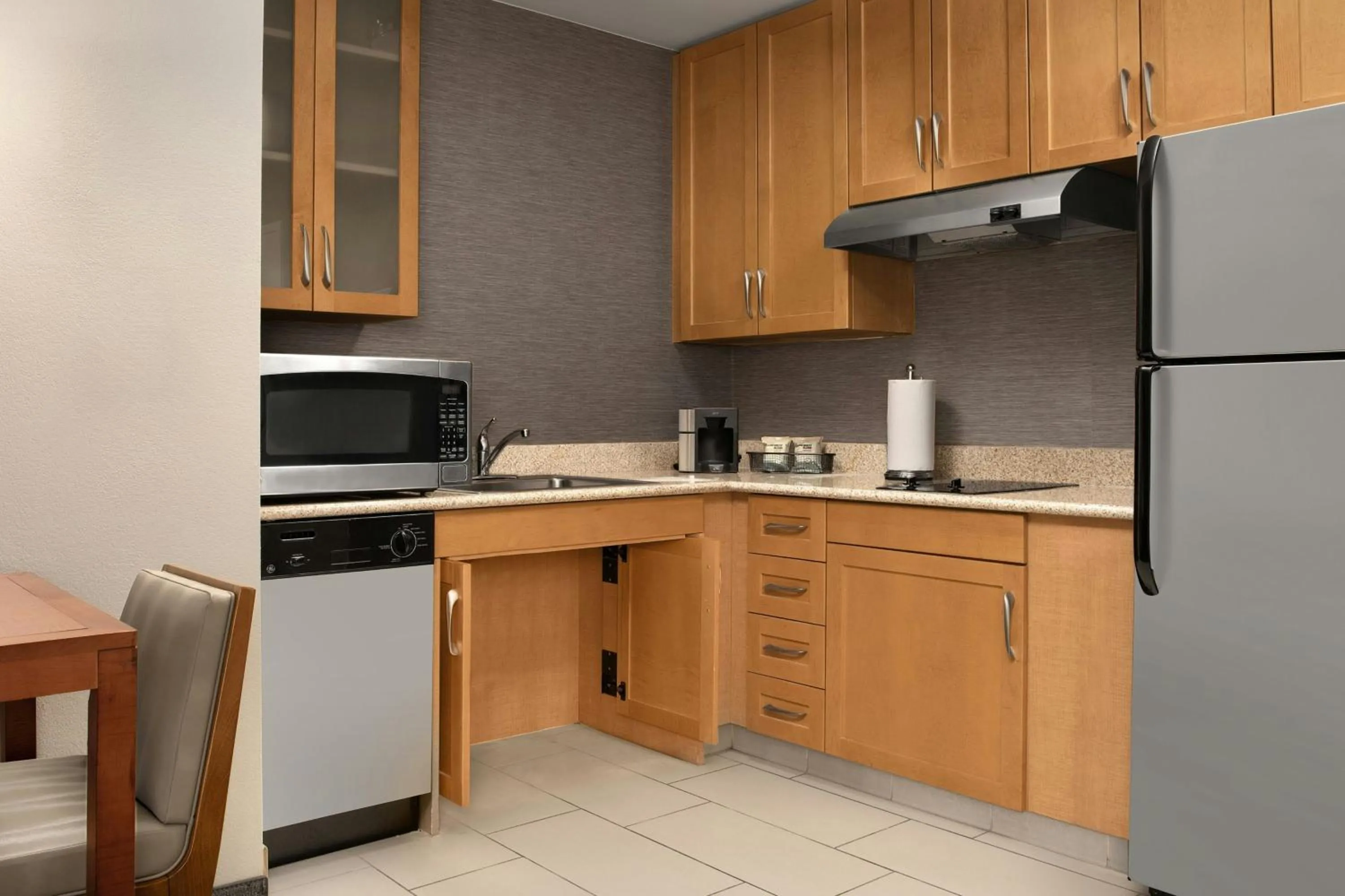 Kitchen or kitchenette in Residence Inn by Marriott Syracuse Downtown at Armory Square