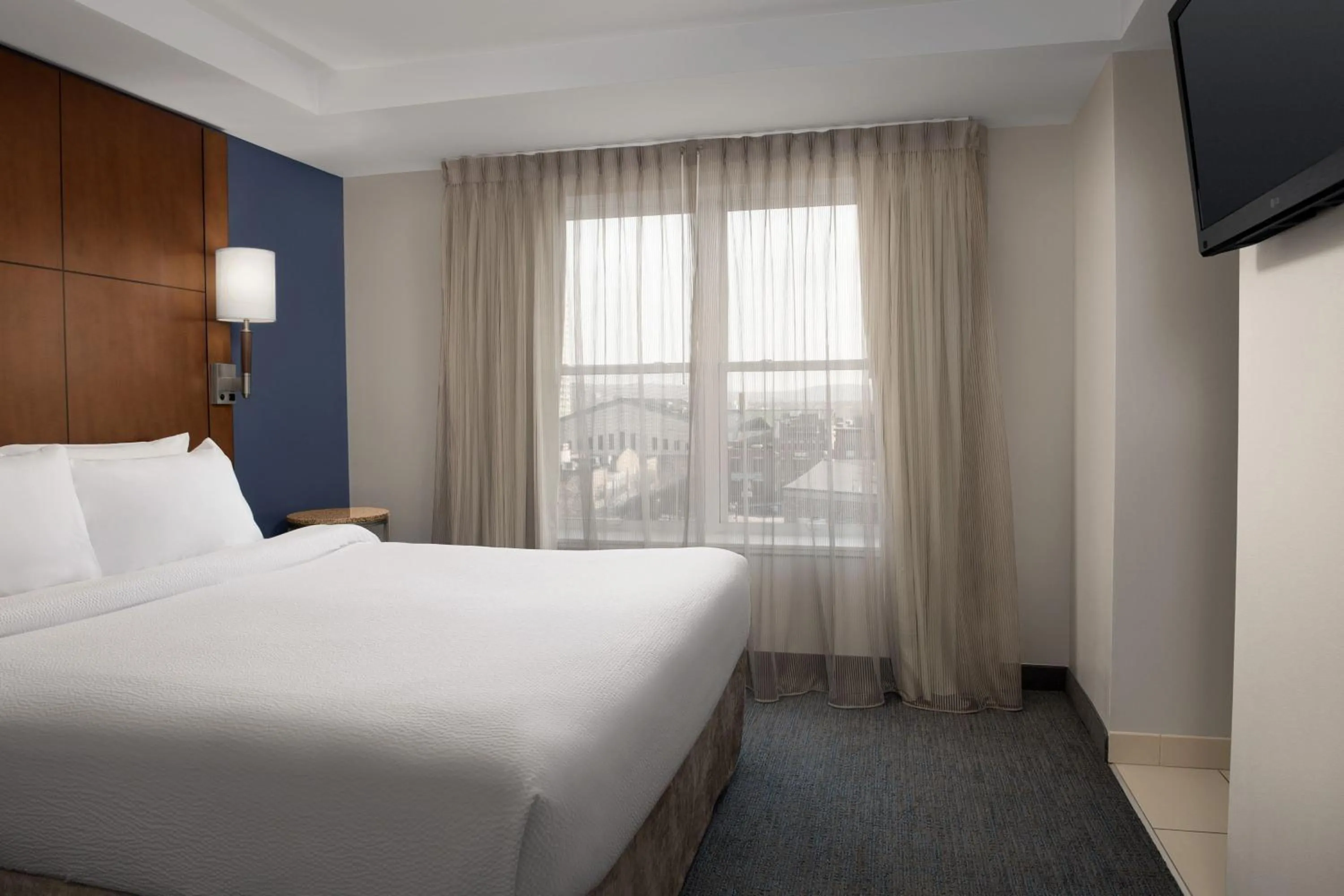 Bedroom, Bed in Residence Inn by Marriott Syracuse Downtown at Armory Square