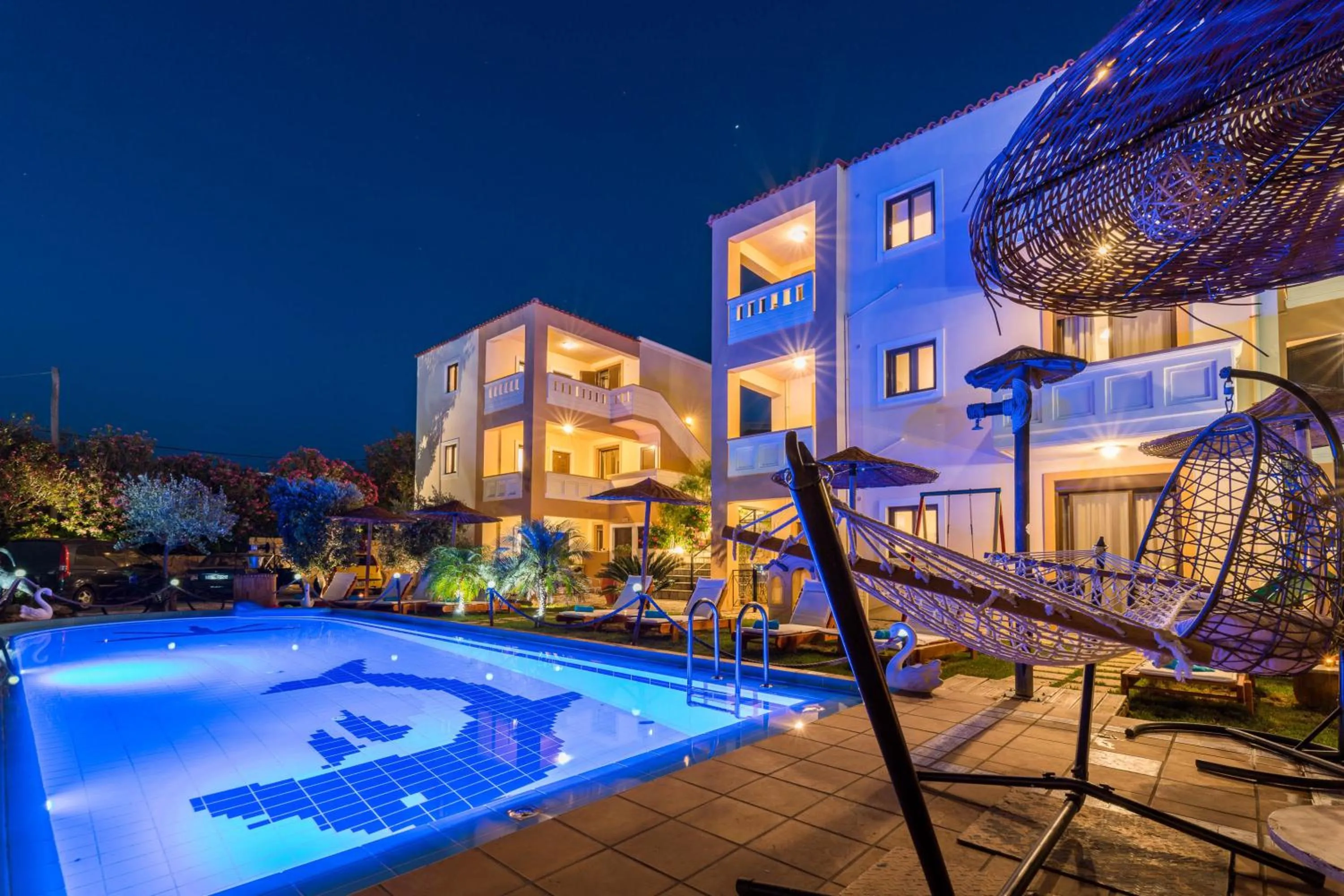 Area and facilities in Villa Gereoudis SeaView Apartments-Pool & Bar