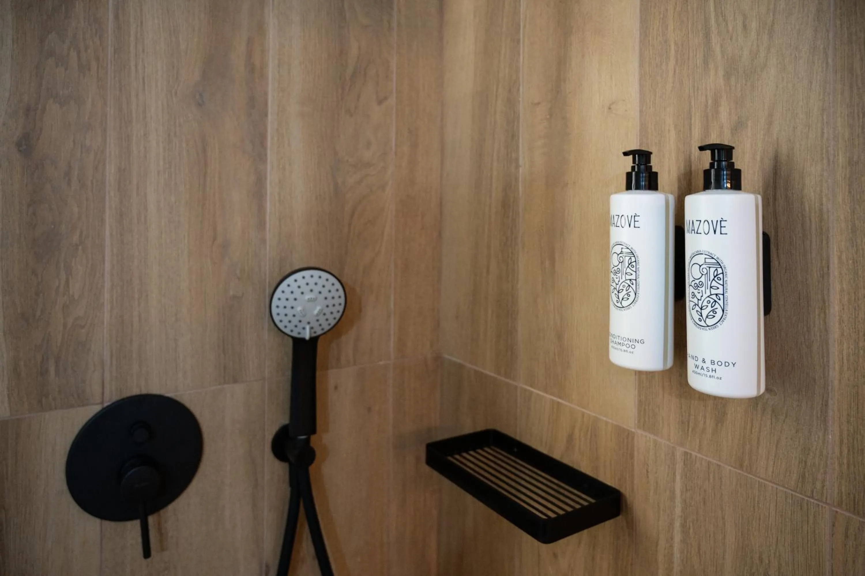 Shower in Villa Gereoudis SeaView Apartments-Pool & Bar