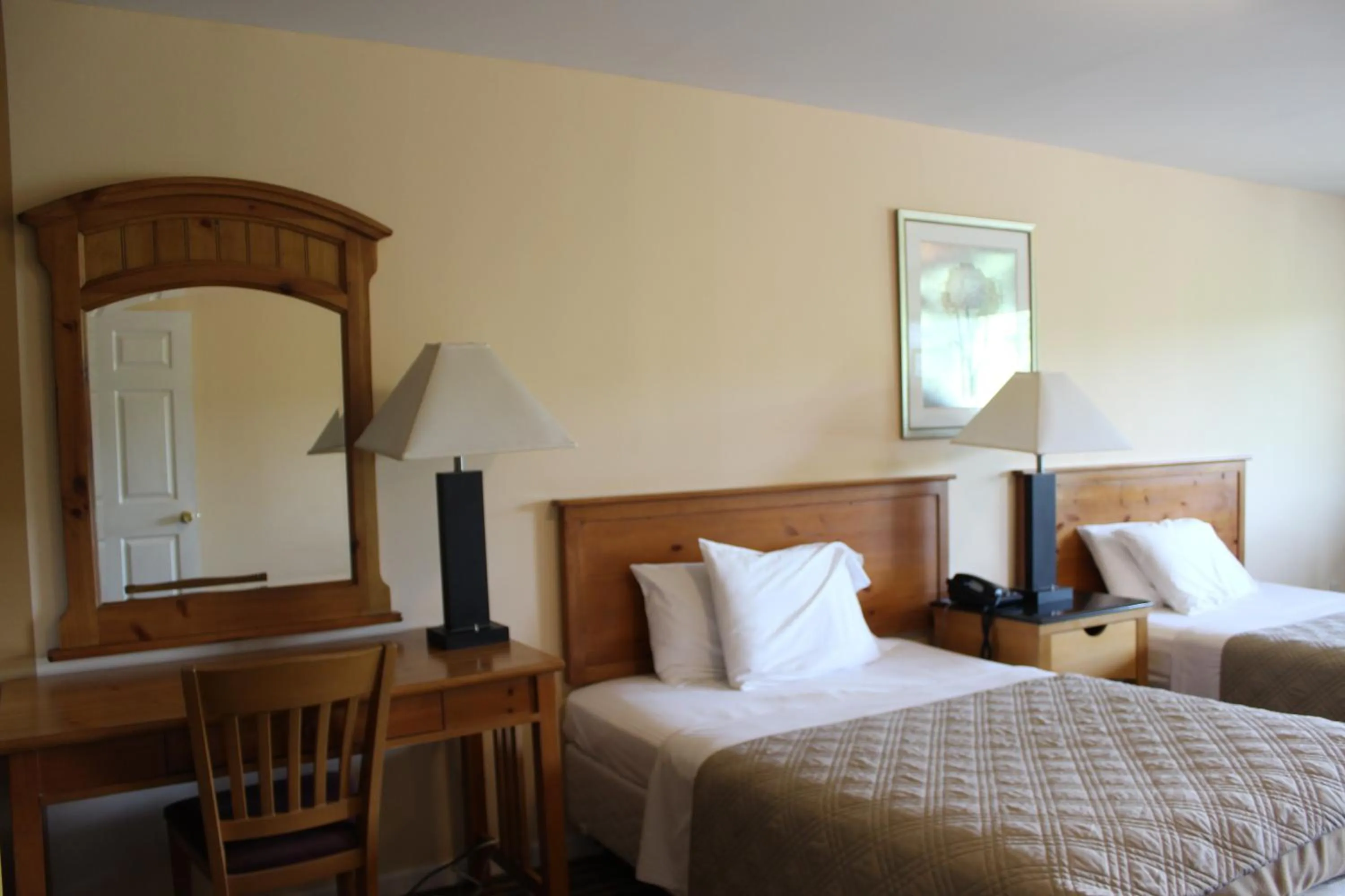 Photo of the whole room, Bed in Berkshire Travel Lodge