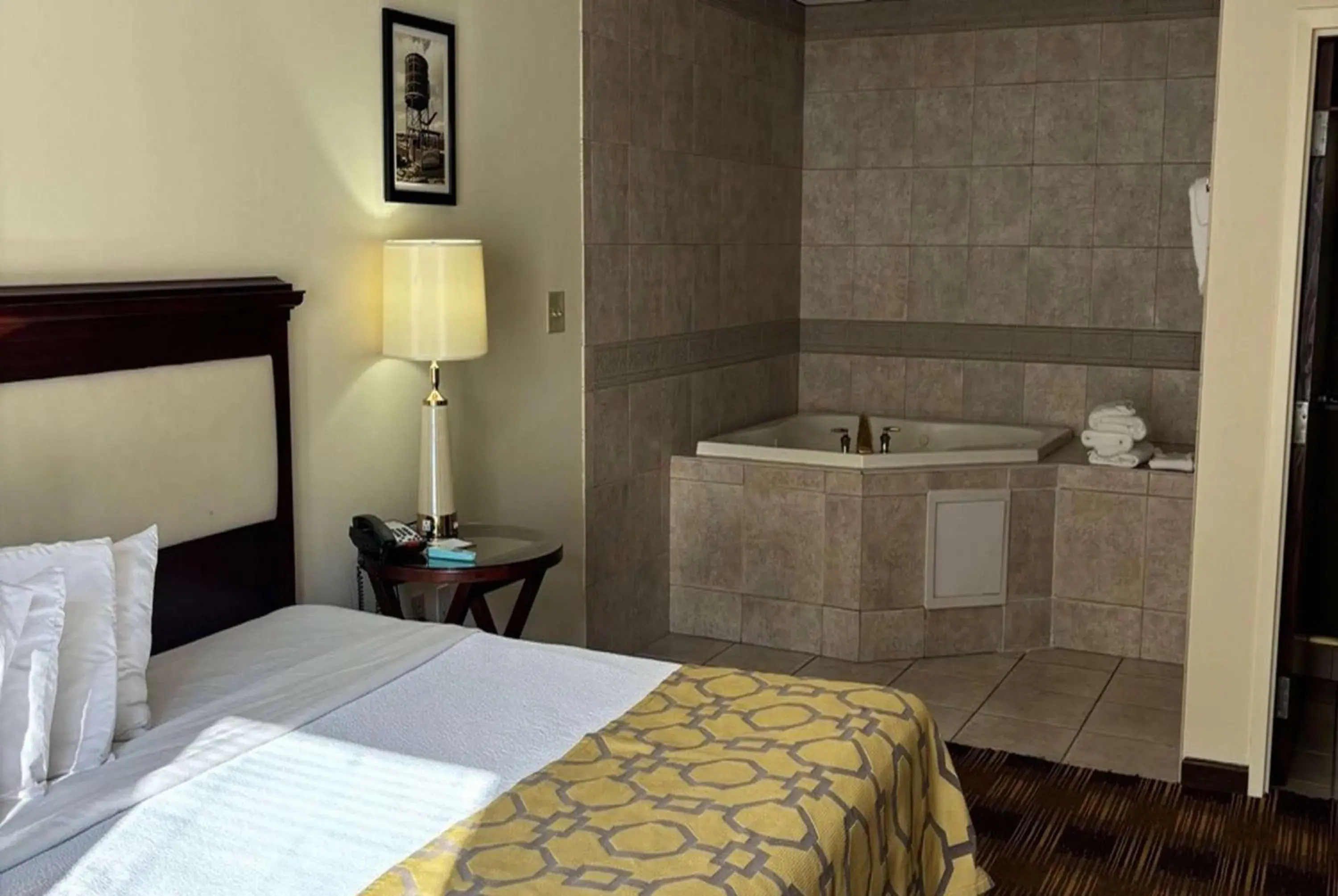 Photo of the whole room, Bed in Baymont by Wyndham Johnson City Photo of the whole room, Bed in Baymont by Wyndham Johnson City