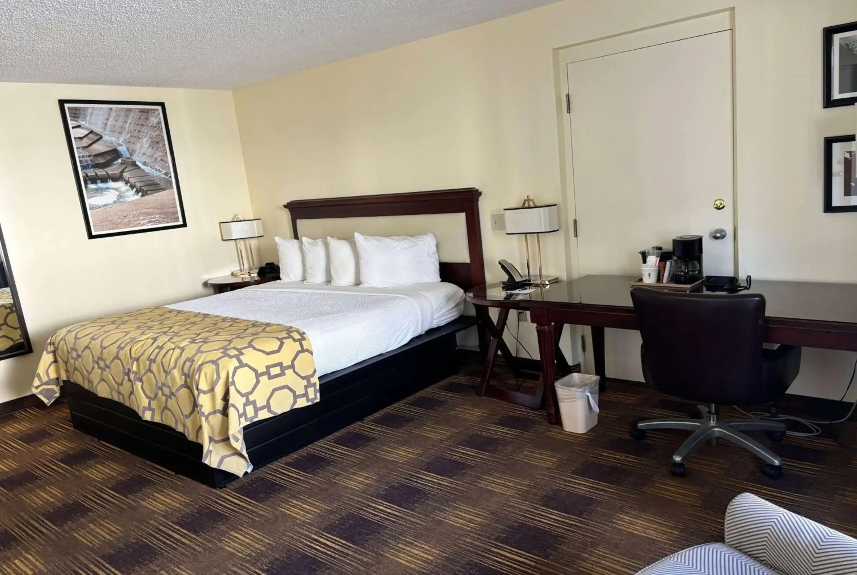 Photo of the whole room, Bed in Baymont by Wyndham Johnson City Photo of the whole room, Bed in Baymont by Wyndham Johnson City