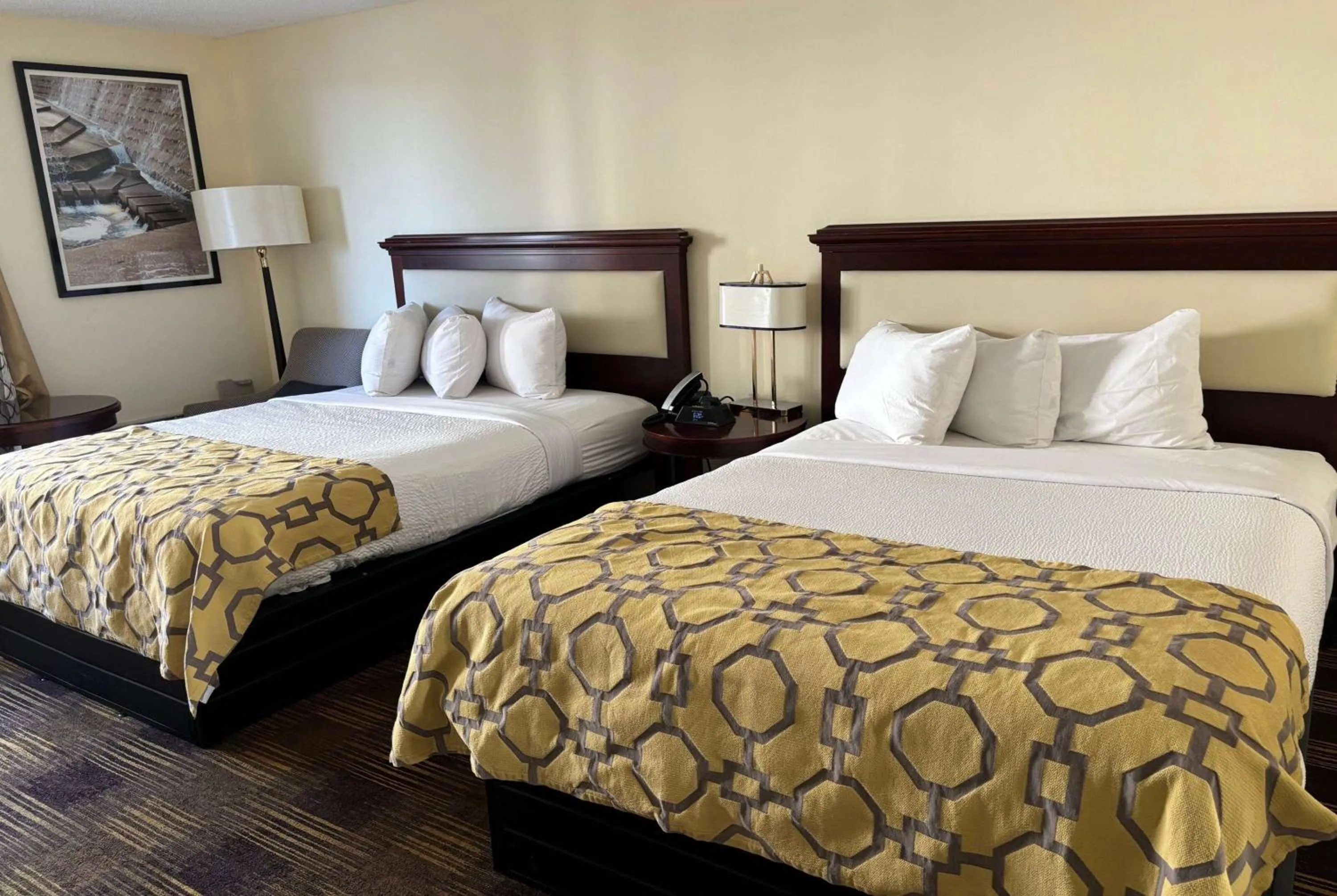 Photo of the whole room, Bed in Baymont by Wyndham Johnson City