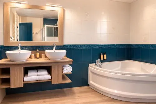 Les Treize Assiettes - Hôtel & Restaurant