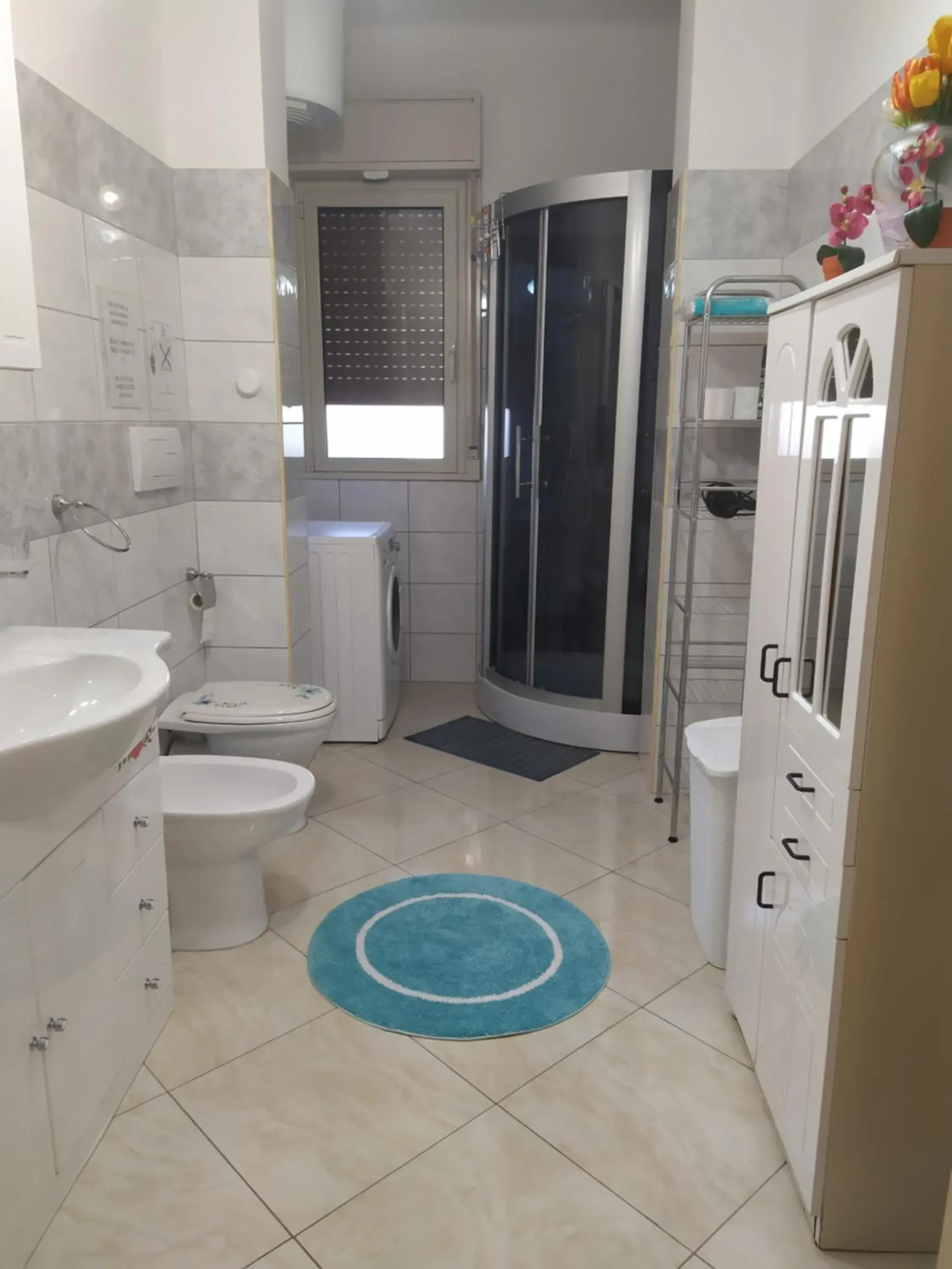 Twin Room with Private External Bathroom - single occupancy in Butterfly Room Twin Room with Private External Bathroom - single occupancy in Butterfly Room