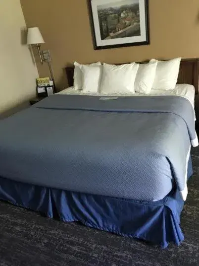 Bed in Days Inn by Wyndham Kirksville Bed in Days Inn by Wyndham Kirksville
