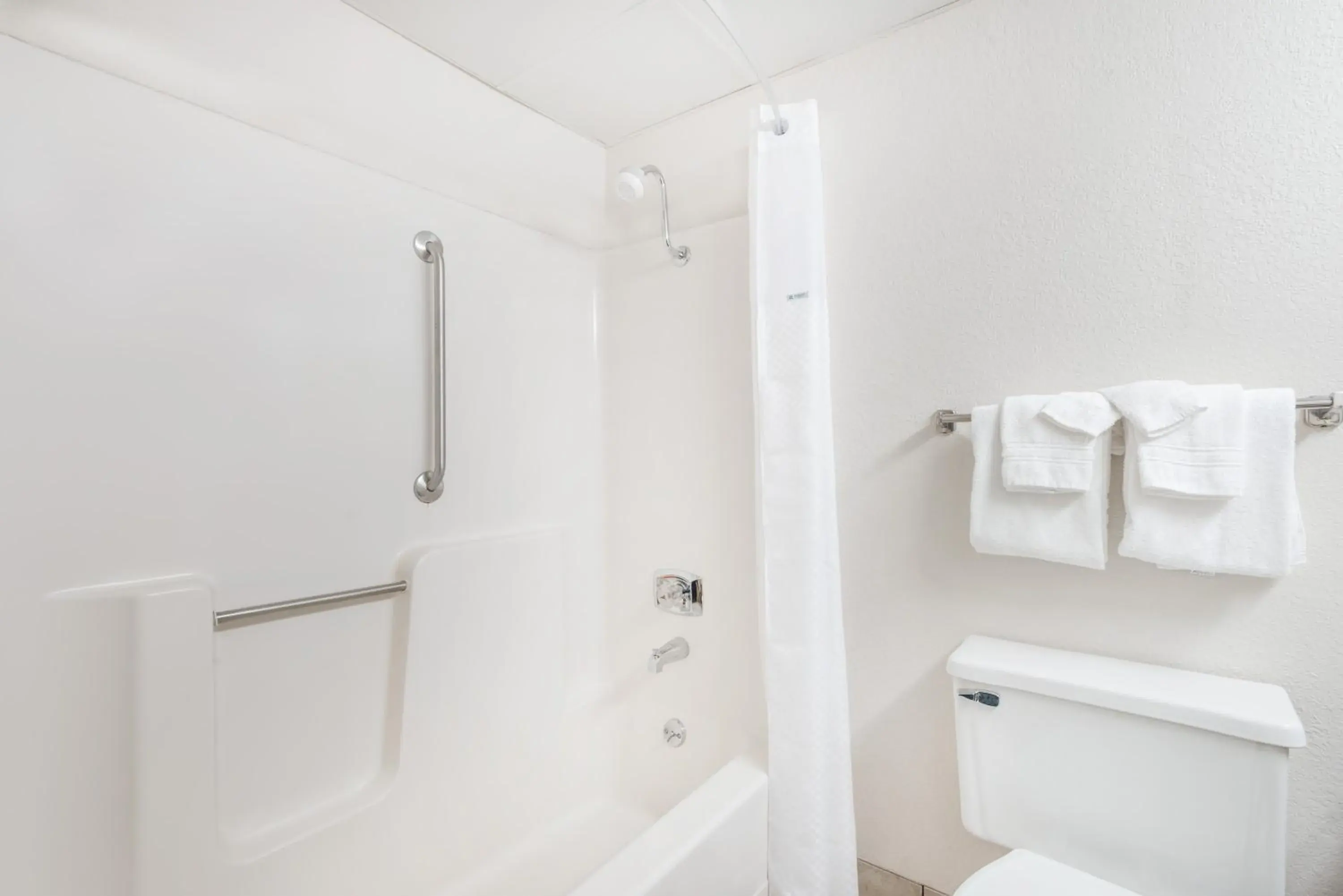 Deluxe Double Room with Two Double Beds - Smoking in Days Inn by Wyndham Kirksville Deluxe Double Room with Two Double Beds - Smoking in Days Inn by Wyndham Kirksville