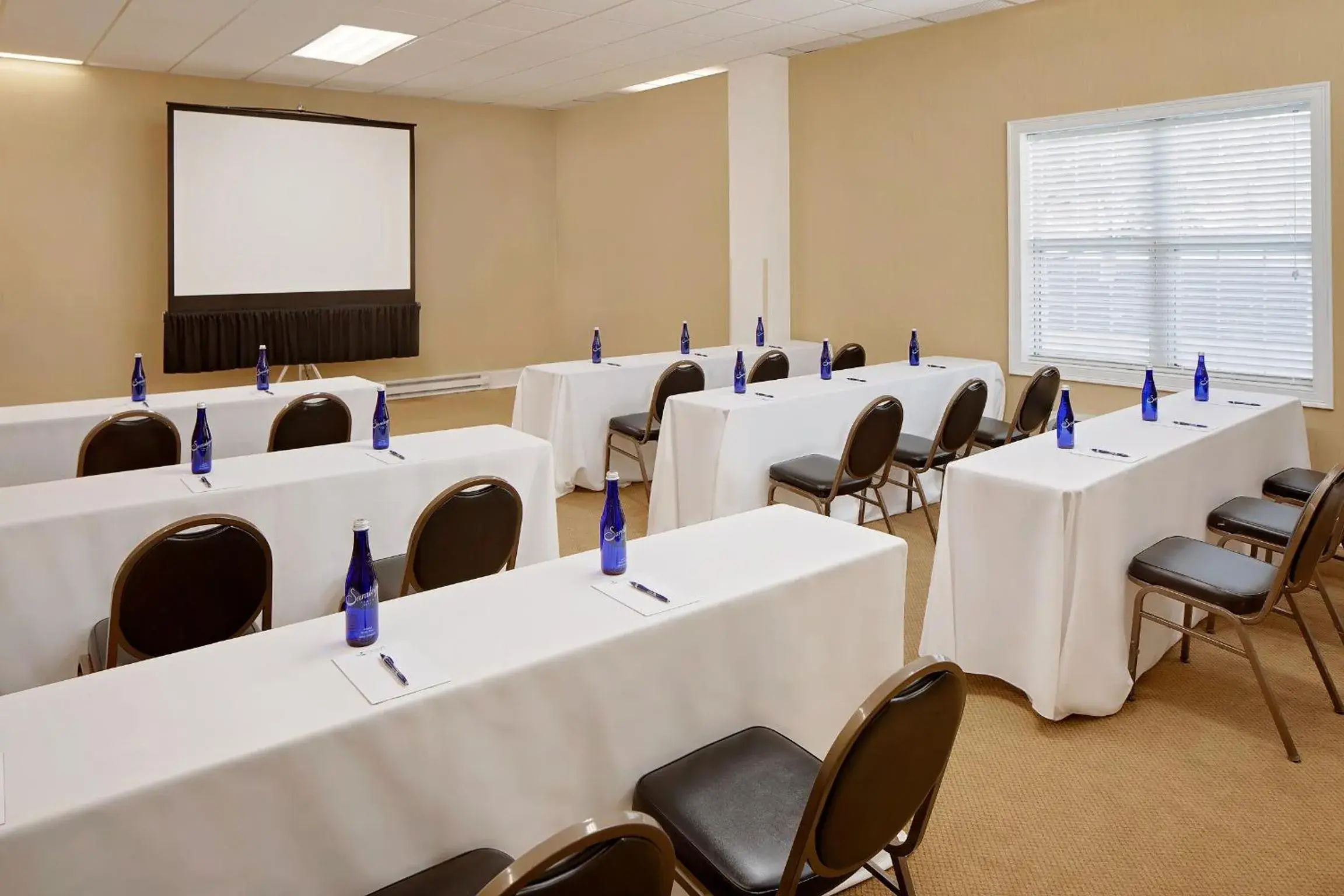 Meeting/conference room in Westford Regency Inn & Conference Center Meeting/conference room in Westford Regency Inn & Conference Center