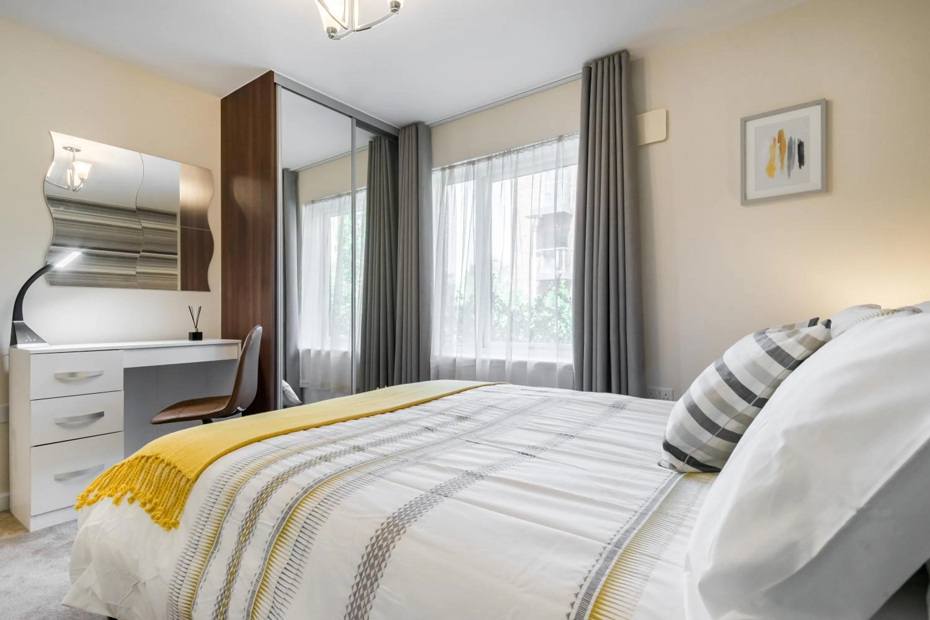 Bedroom, Bed in Fortified Luxury Apartment