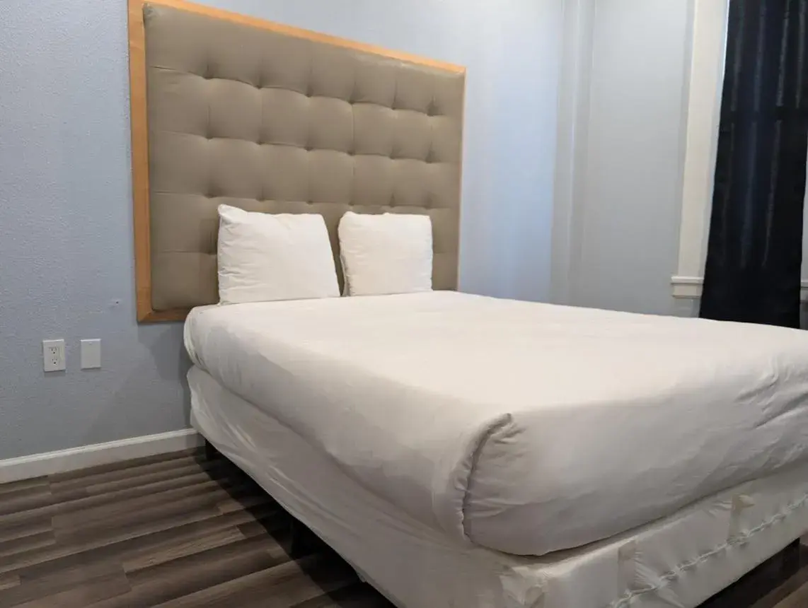 Bed in Winsor Hotel Bed in Winsor Hotel