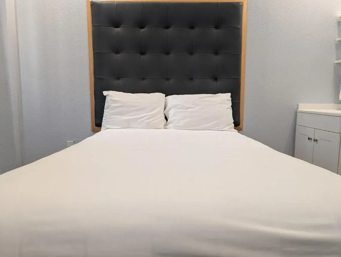 Bed in Winsor Hotel Bed in Winsor Hotel