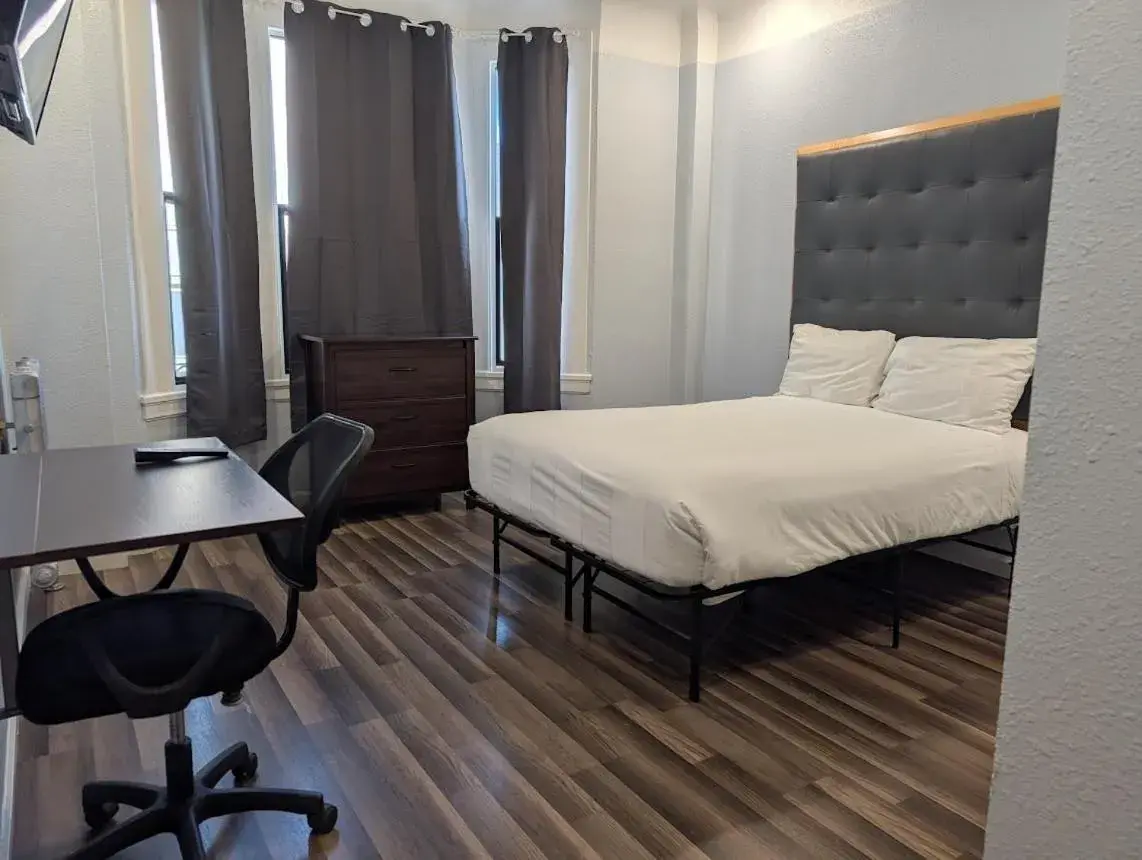 Bed in Winsor Hotel Bed in Winsor Hotel