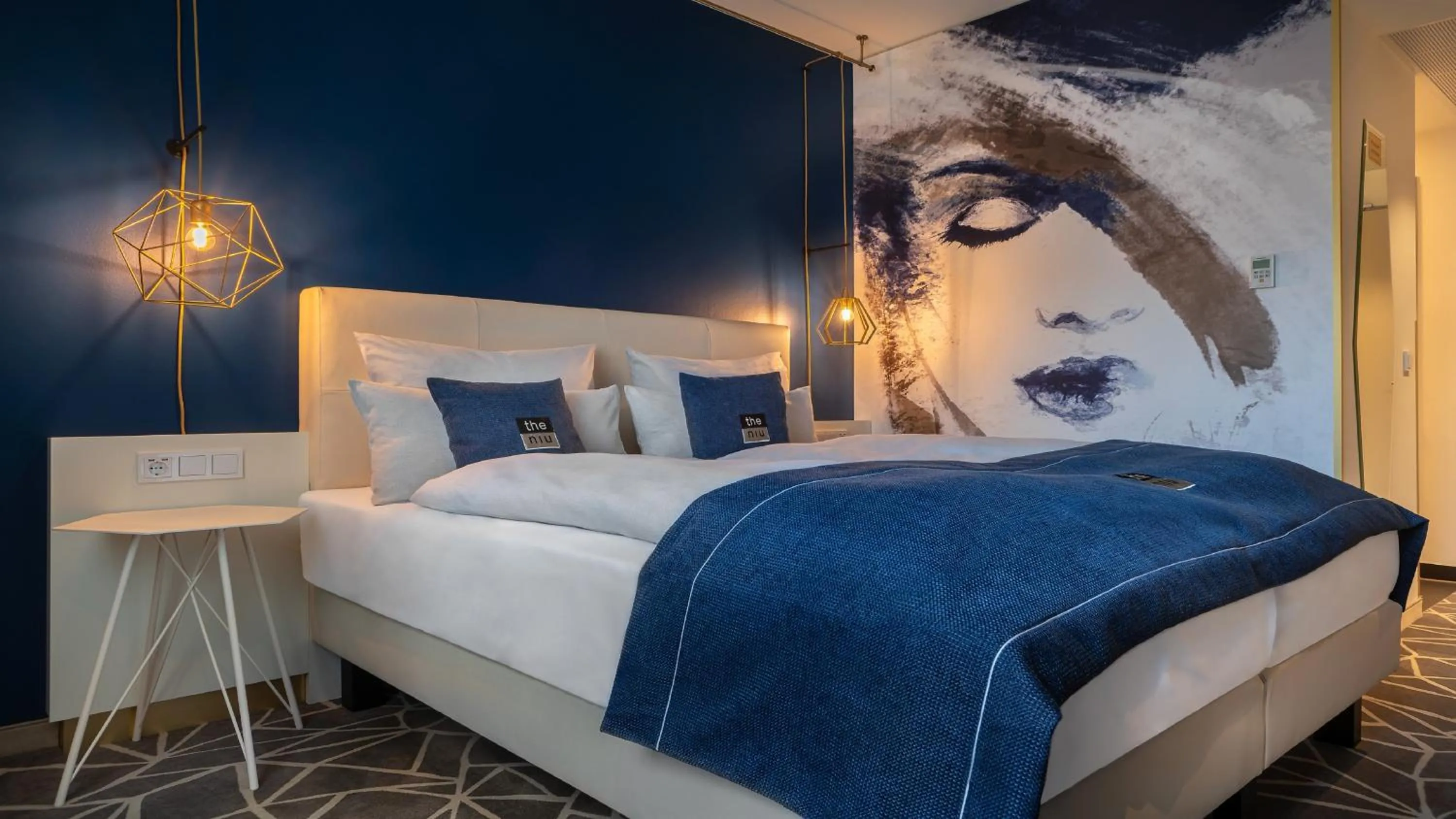 Photo of the whole room, Bed in Holiday Inn - the niu, Ridge Halle Central Station by IHG