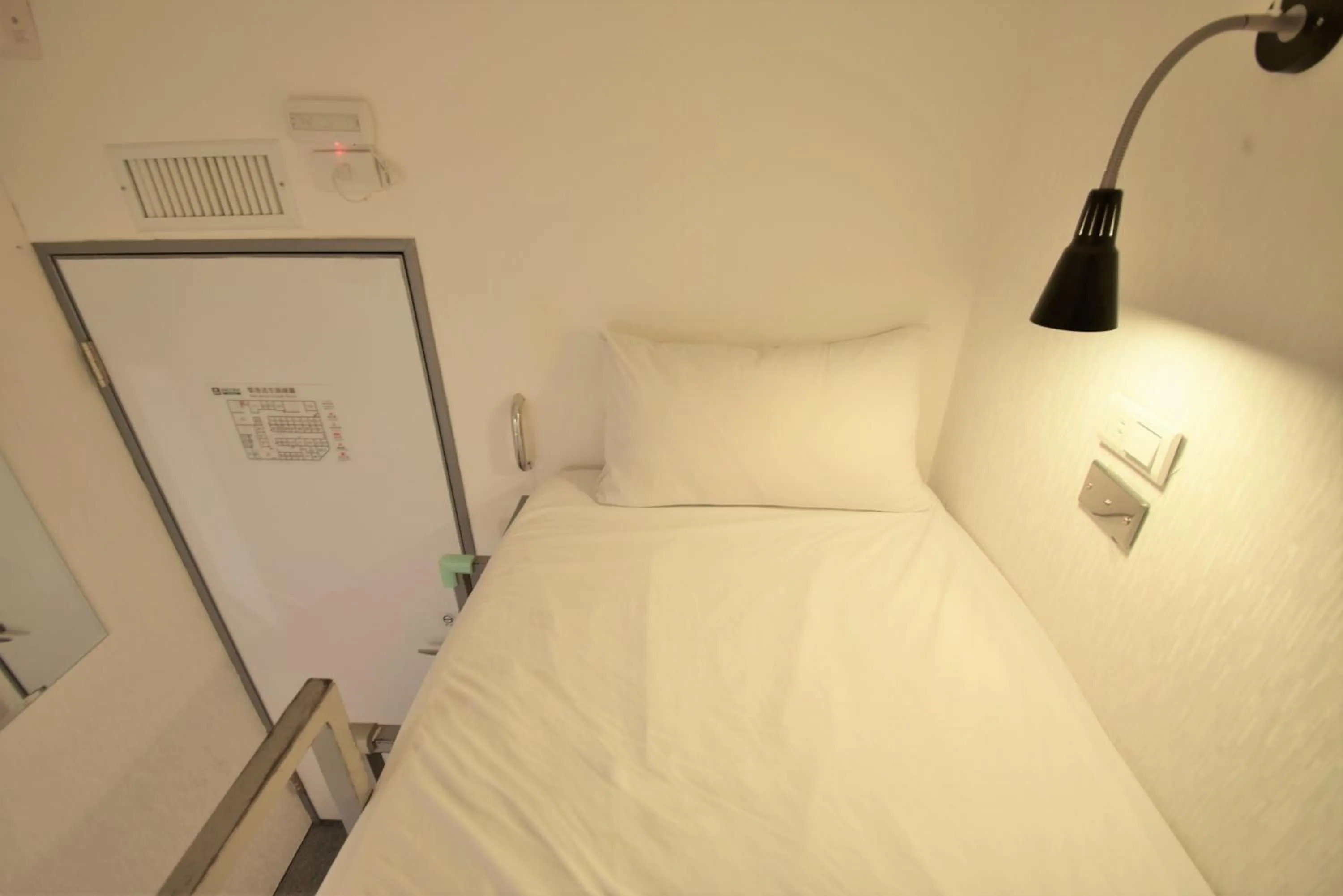 Bed in Inn Cube - Taipei Main Station