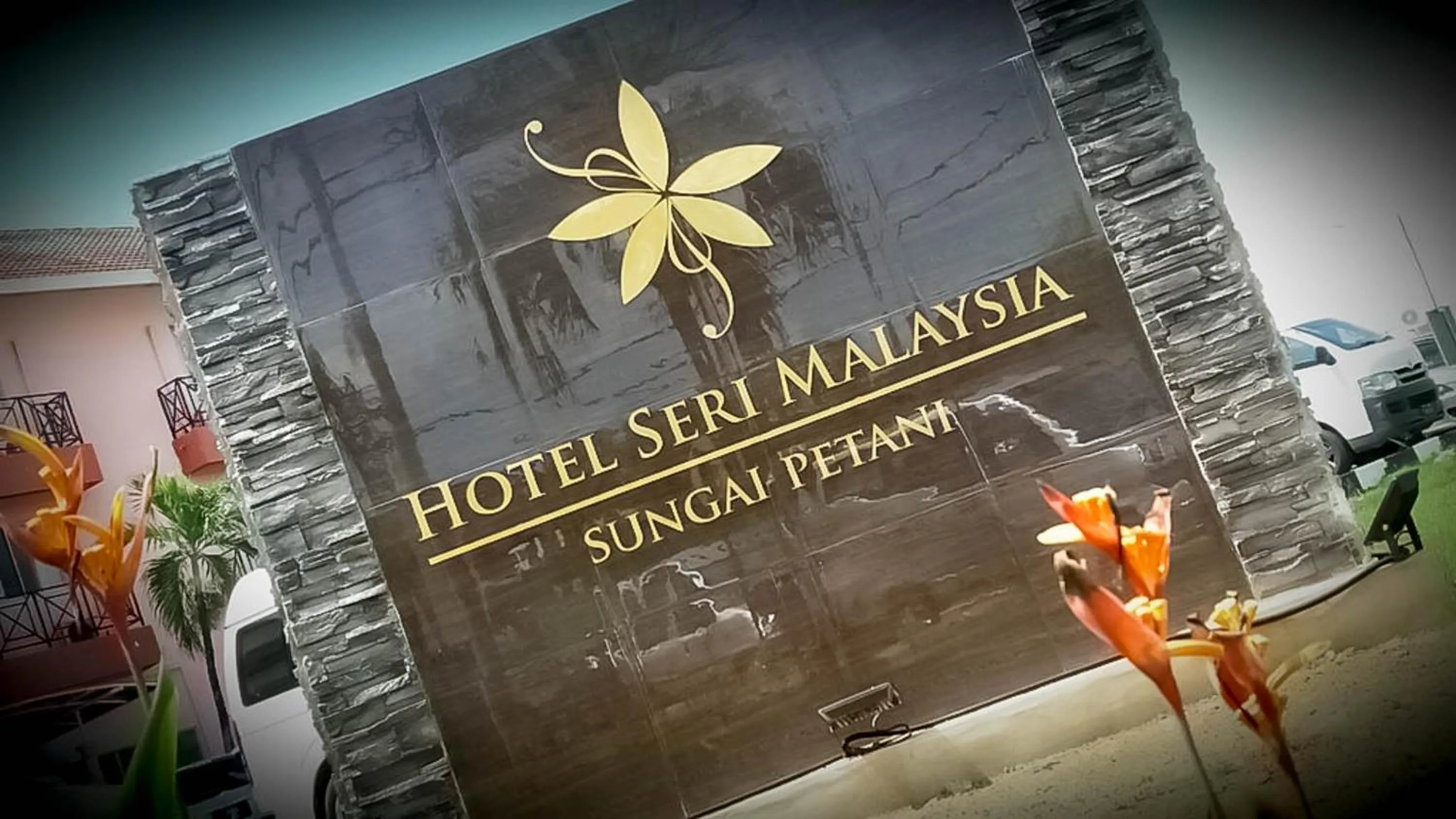 Facade/entrance in Hotel Seri Malaysia Sungai Petani