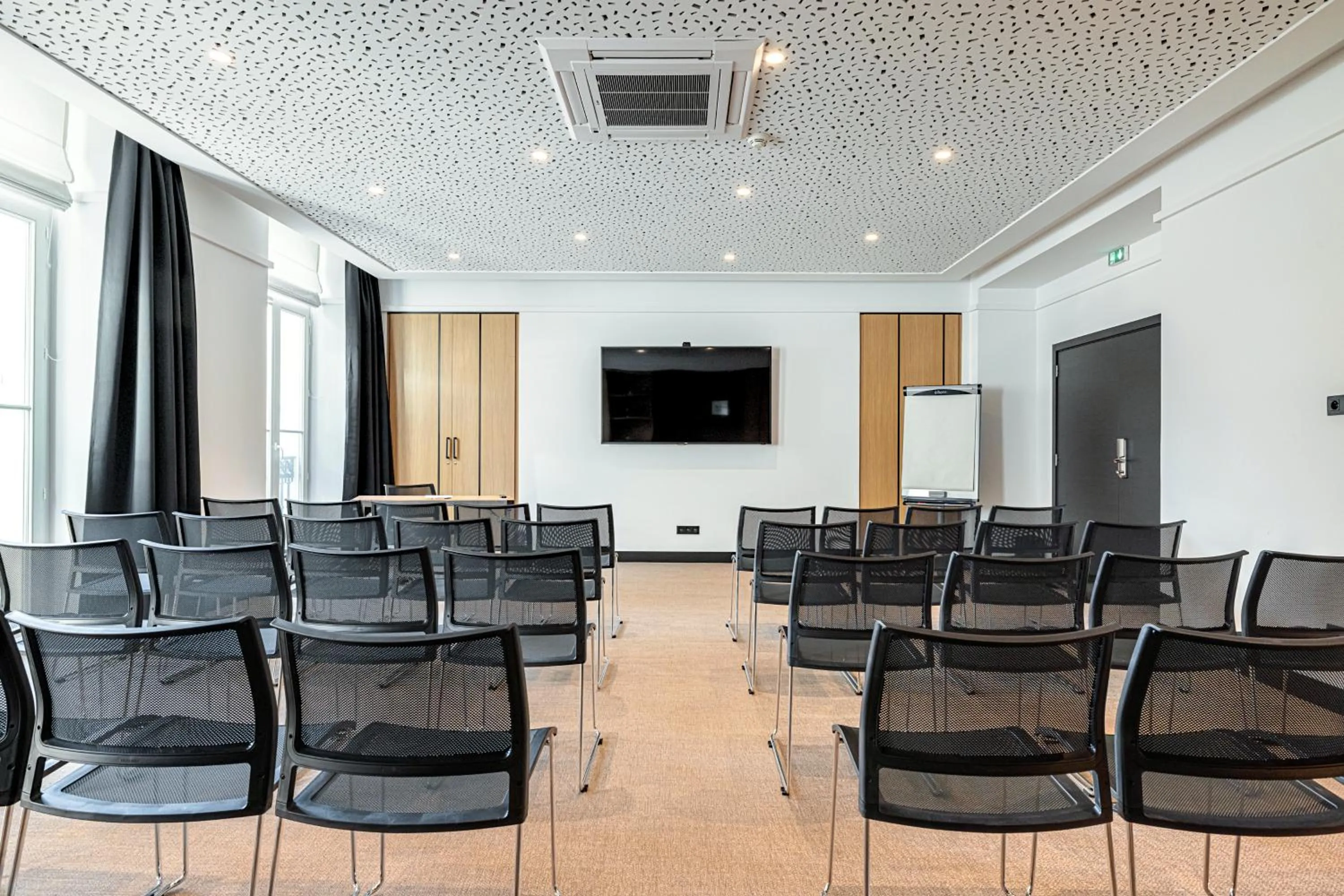 Meeting/conference room in Hôtel Apollinaire Nice