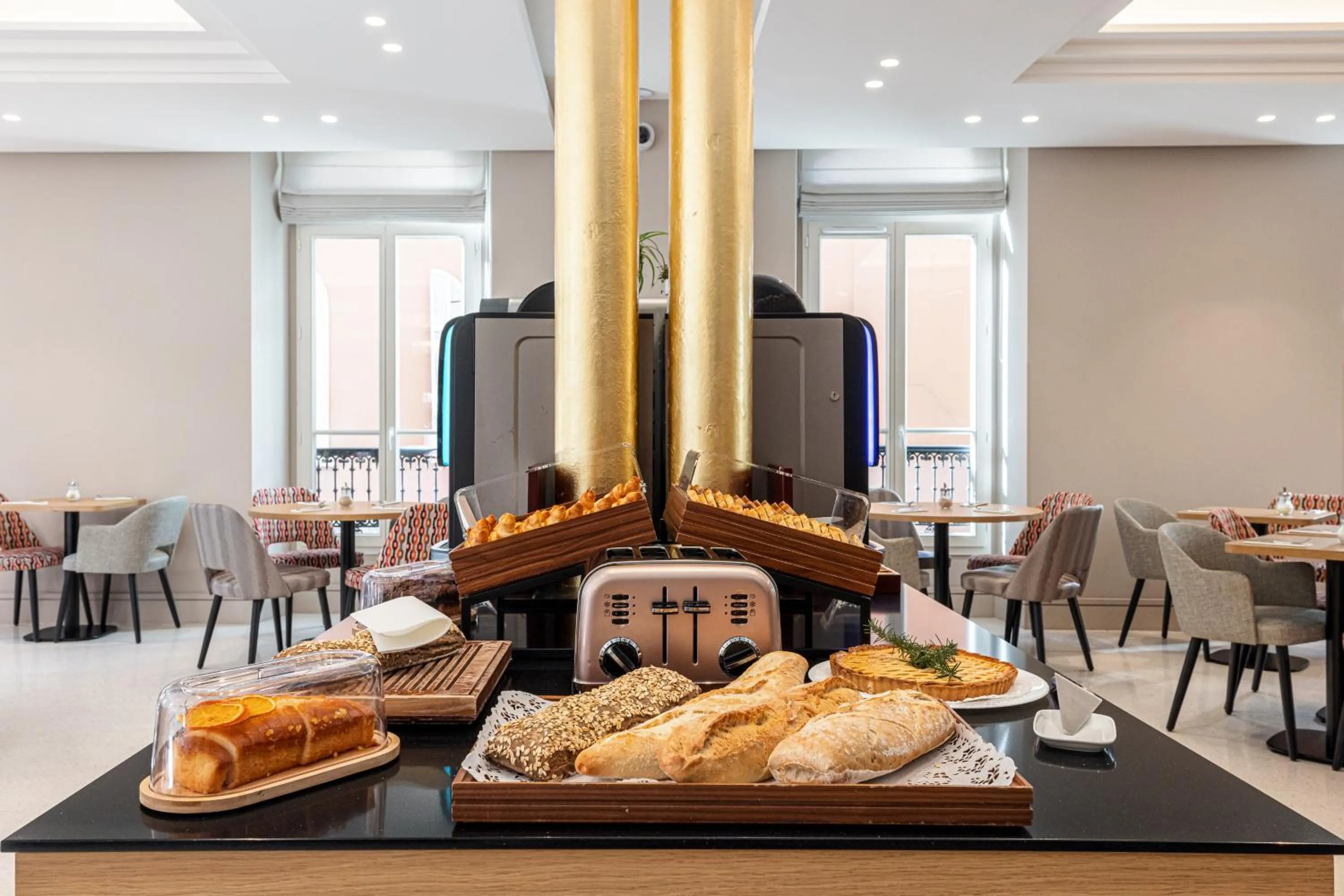 Breakfast in Hôtel Apollinaire Nice