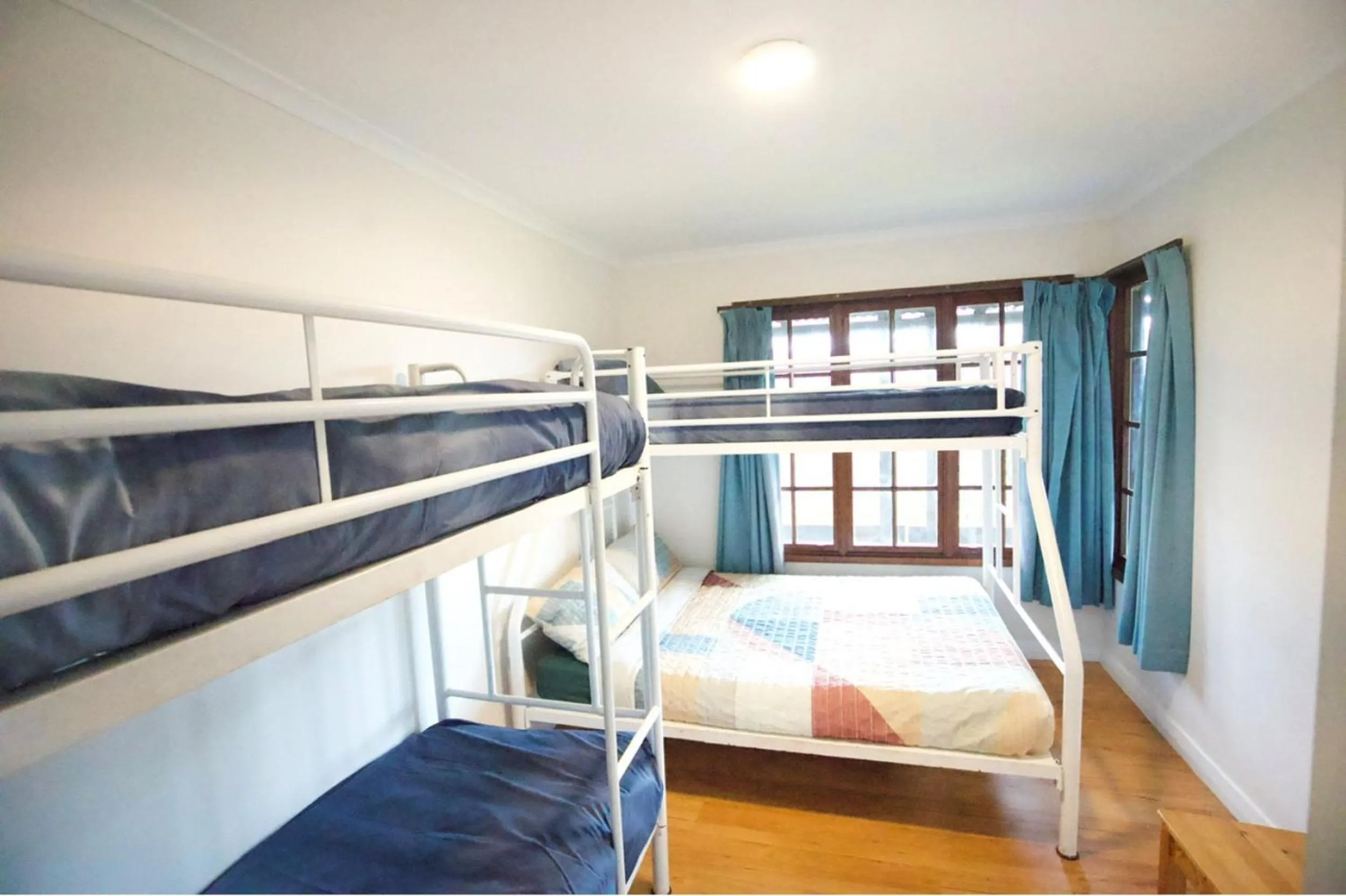 Bed in YHA Pittwater Eco, Sydney