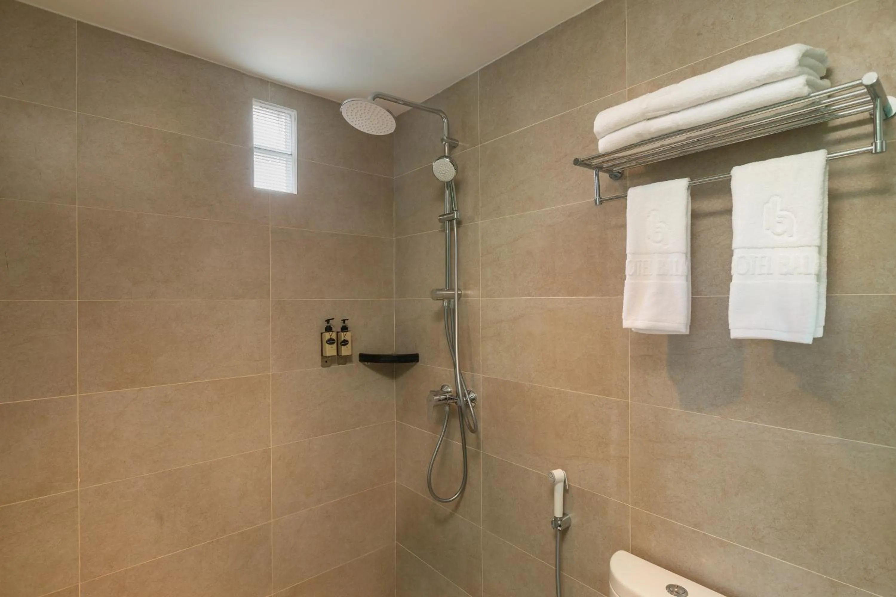 Shower in Hotel Balmi