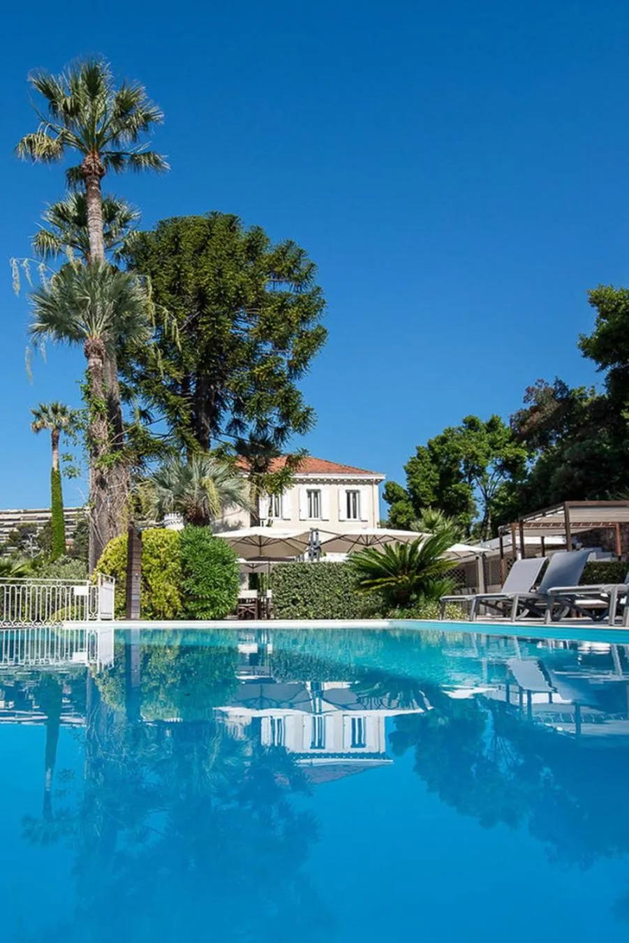 Garden in Hôtel Château de la Tour Cannes