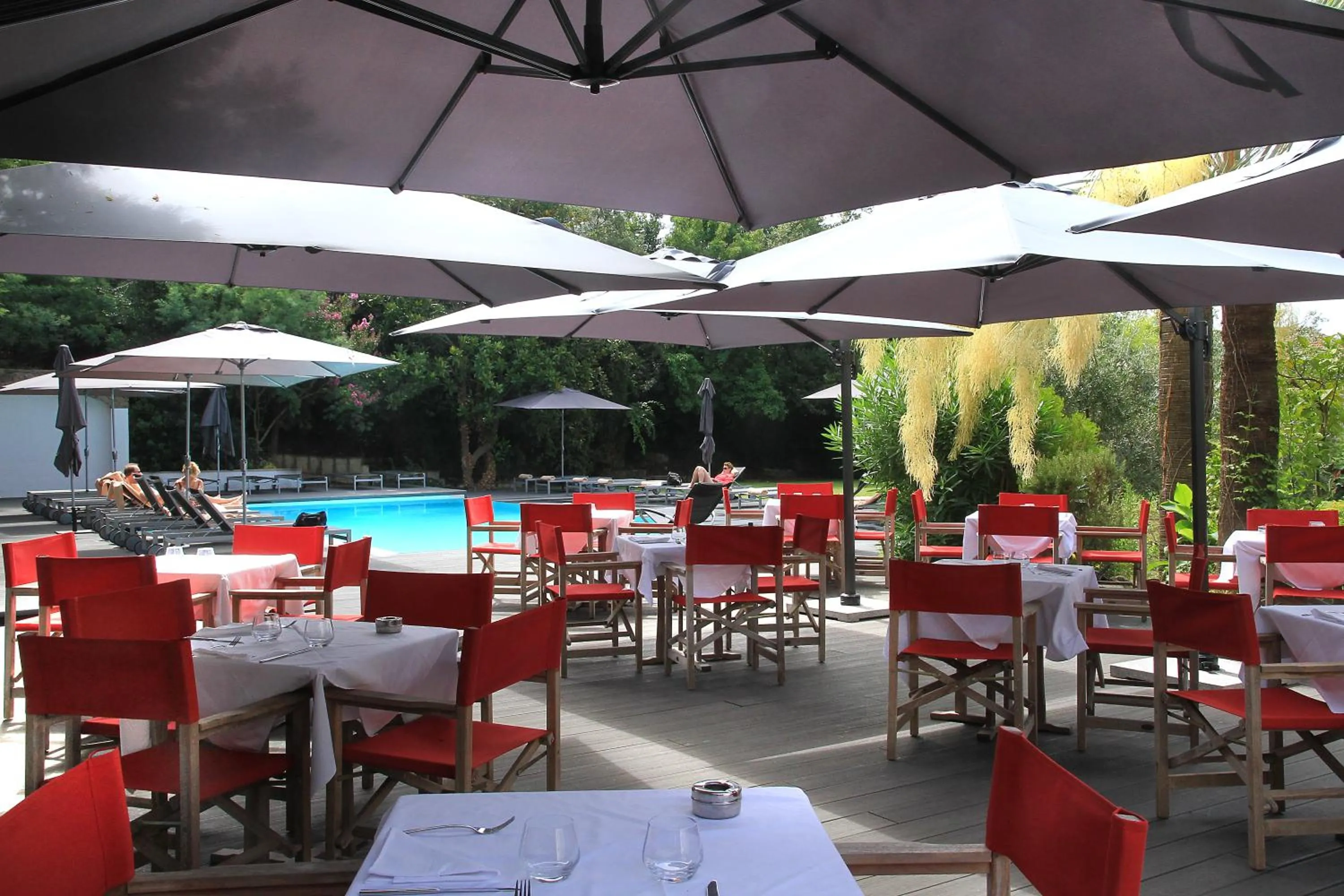 Restaurant/places to eat in Hôtel Château de la Tour