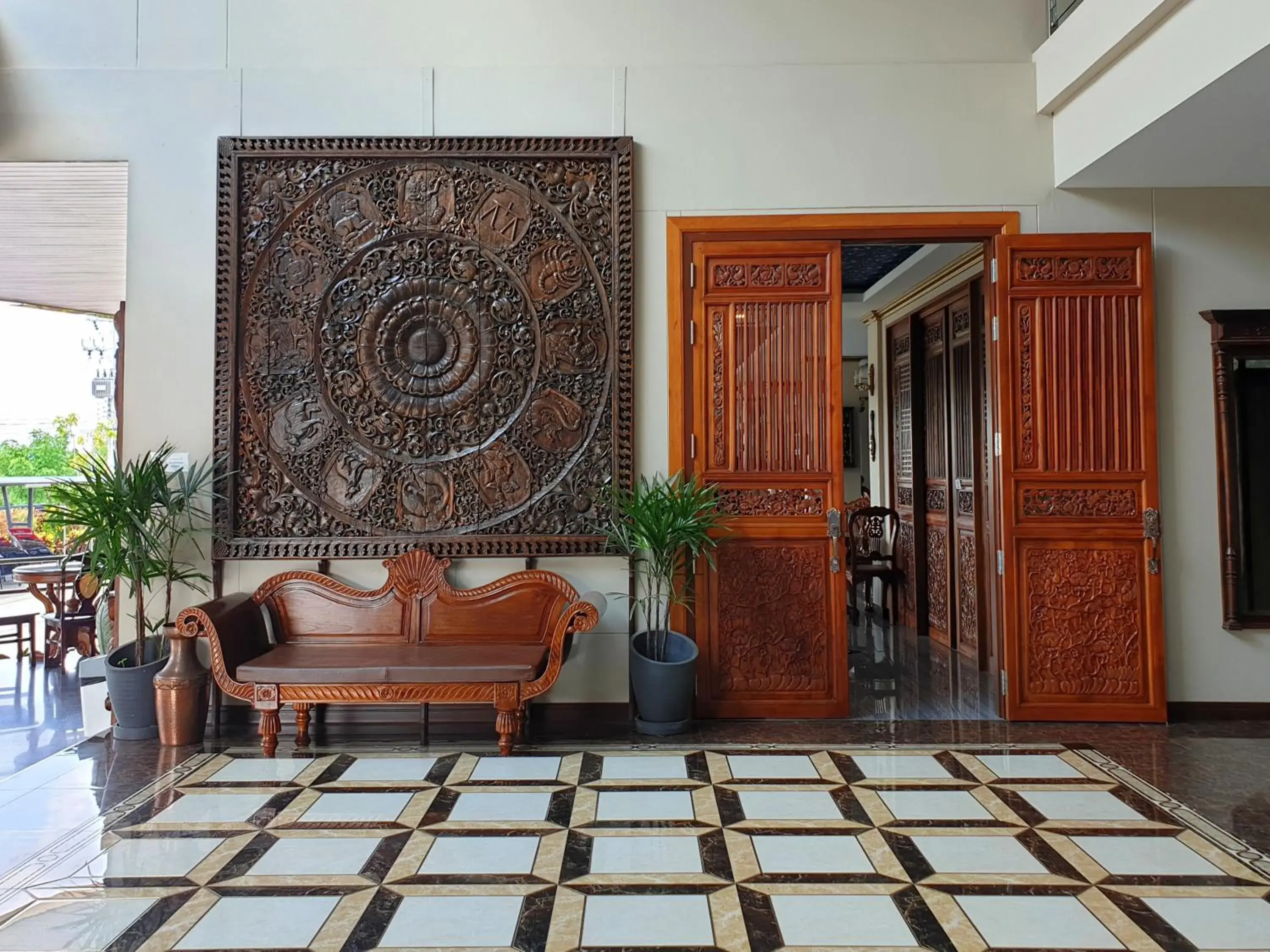 Facade/entrance in Chunlee Grand Korat Facade/entrance in Chunlee Grand Korat