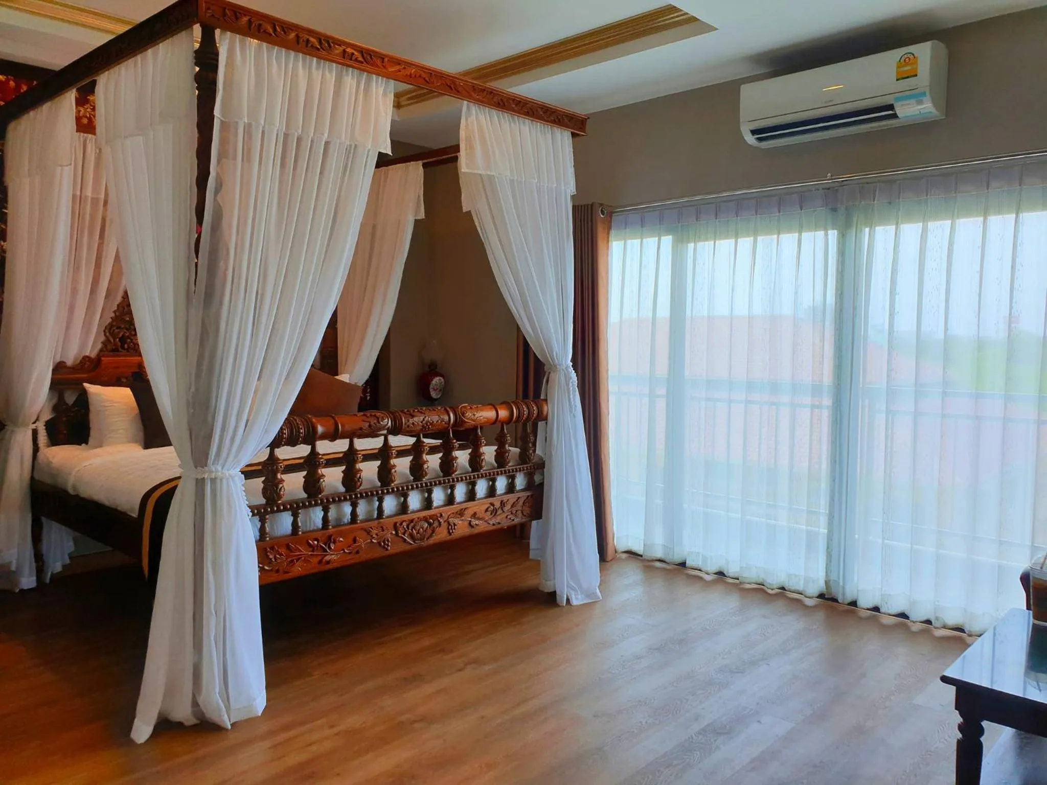Deluxe King Room in Chunlee Grand Korat