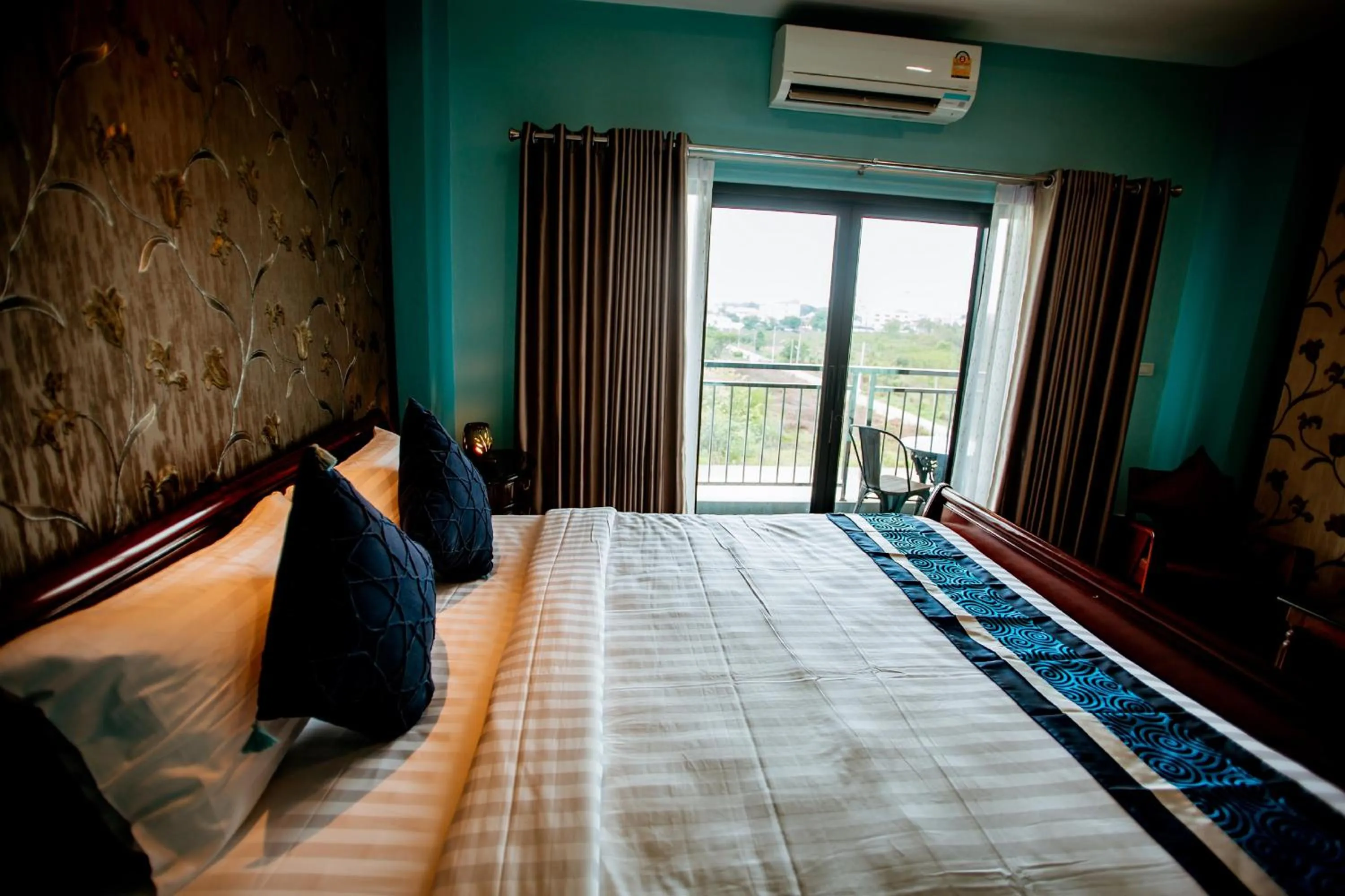 Bed in Chunlee Grand Korat