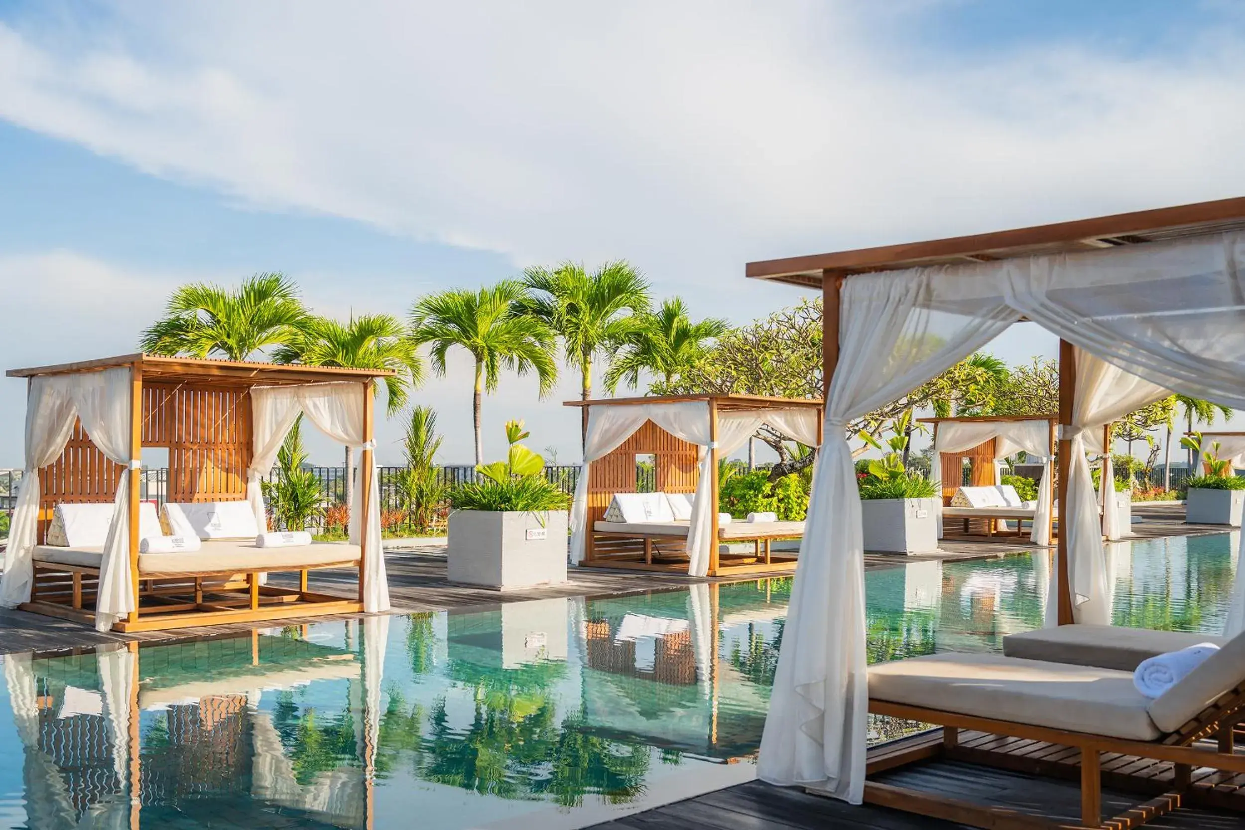 Cross Paasha Bali Seminyak Cross Paasha Bali Seminyak