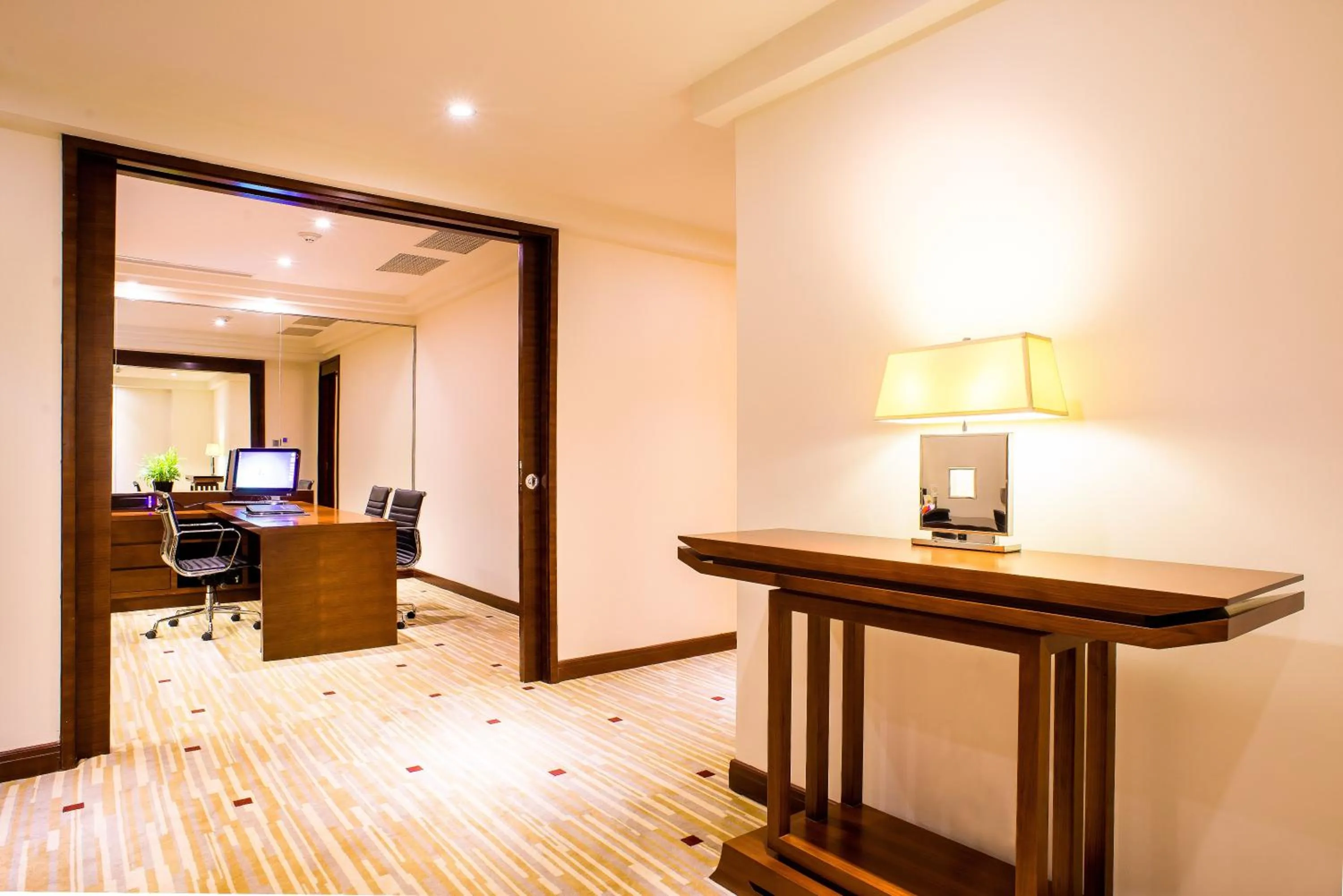 TV and multimedia in Royal Halong Hotel
