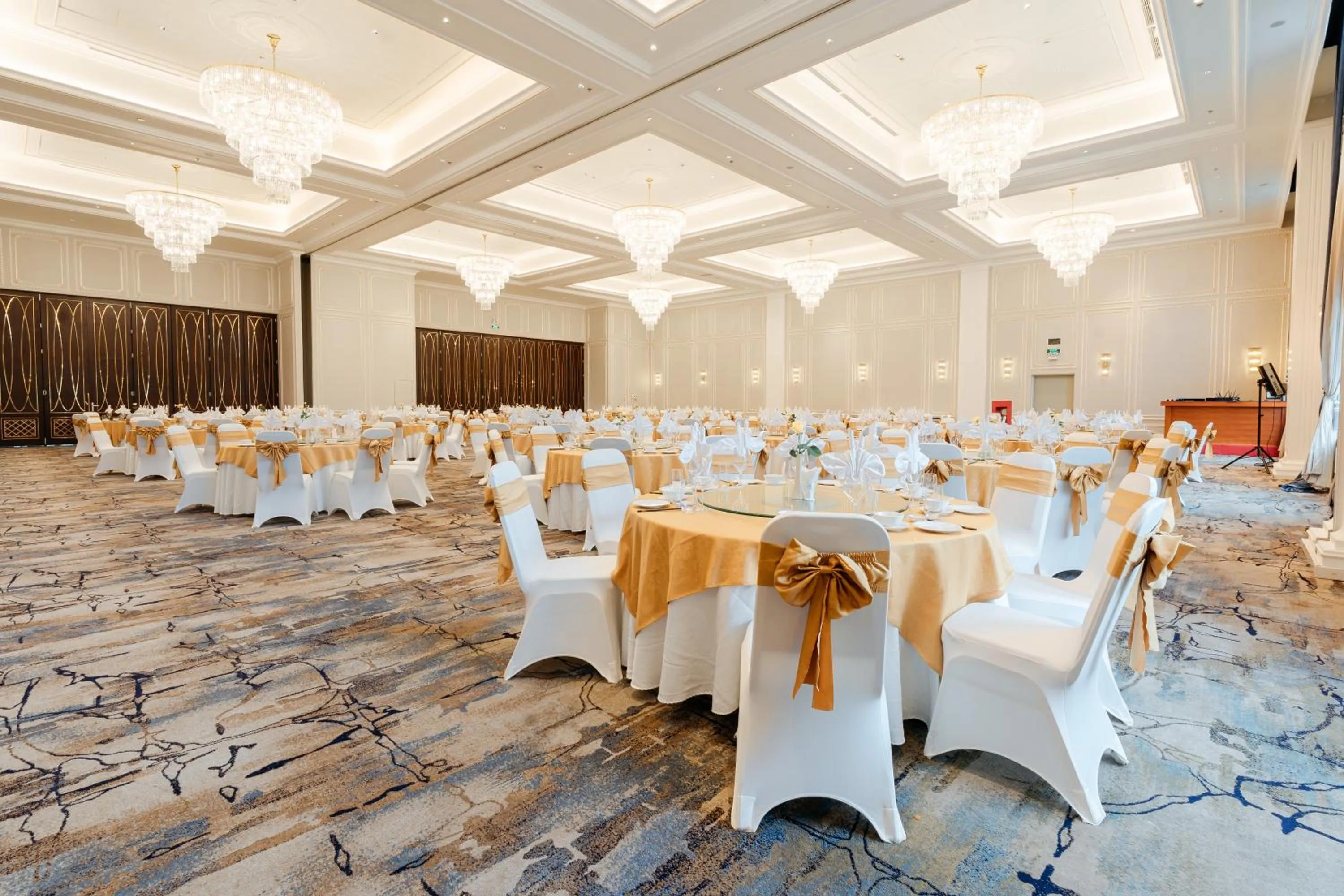 Banquet/Function facilities in Royal Halong Hotel