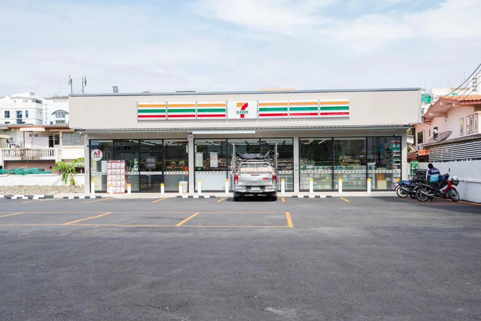 Nearby landmark in Cinnamon Hotel Bangkok