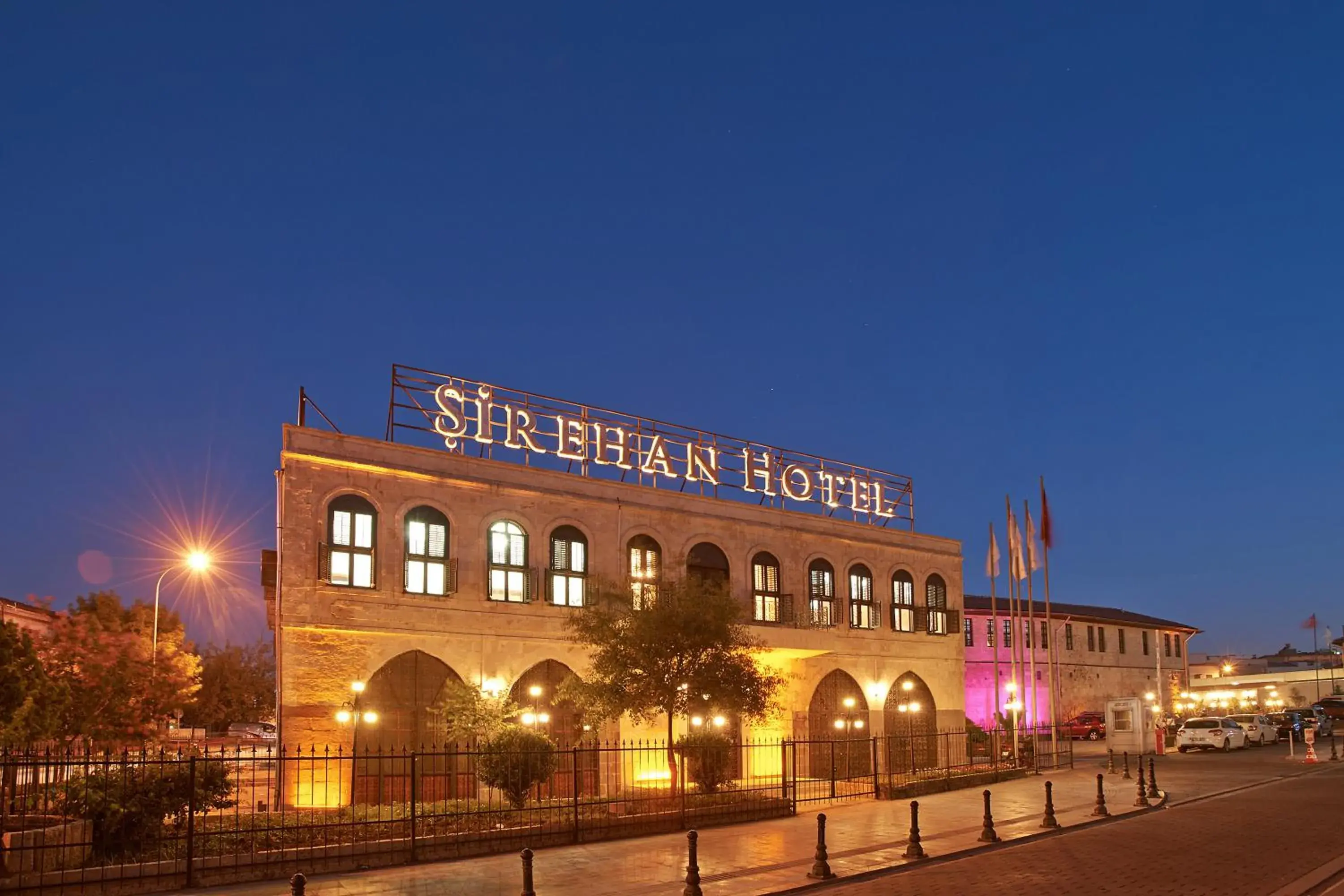 Property building in Sirehan Hotel Property building in Sirehan Hotel