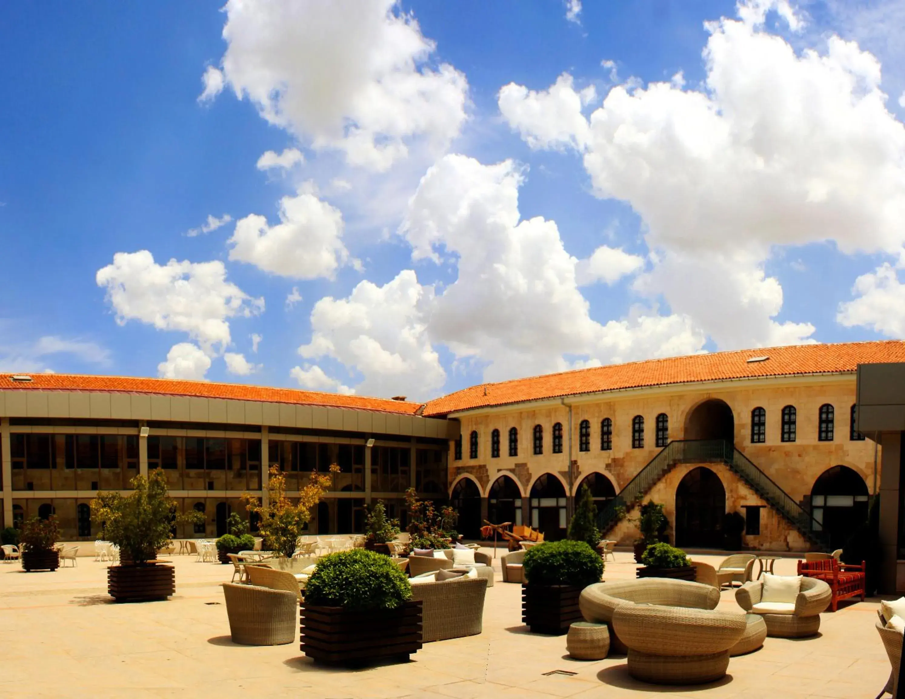 Property building in Sirehan Hotel Property building in Sirehan Hotel