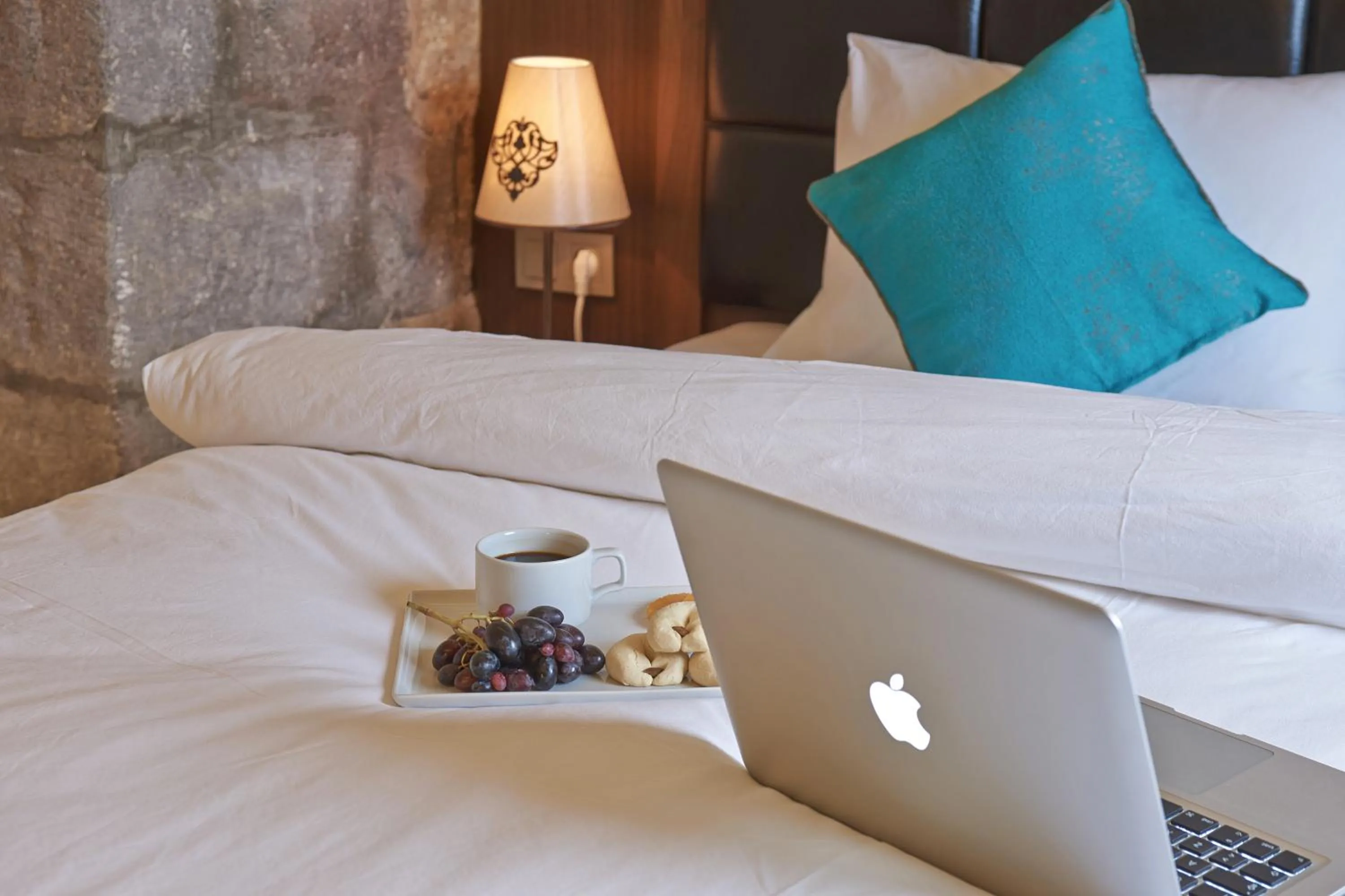 Bed in Sirehan Hotel