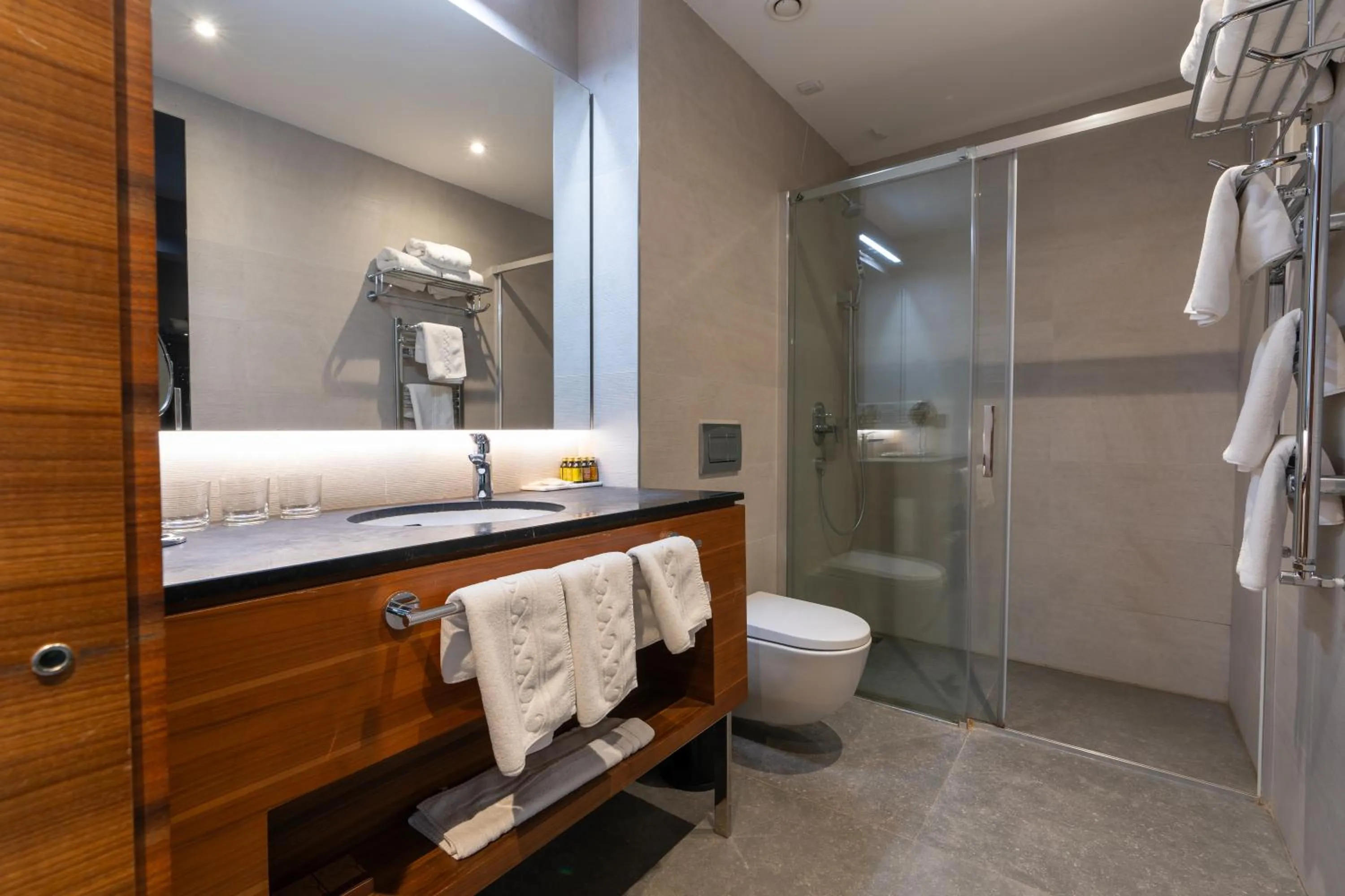 Bathroom in Hotel Tonanti