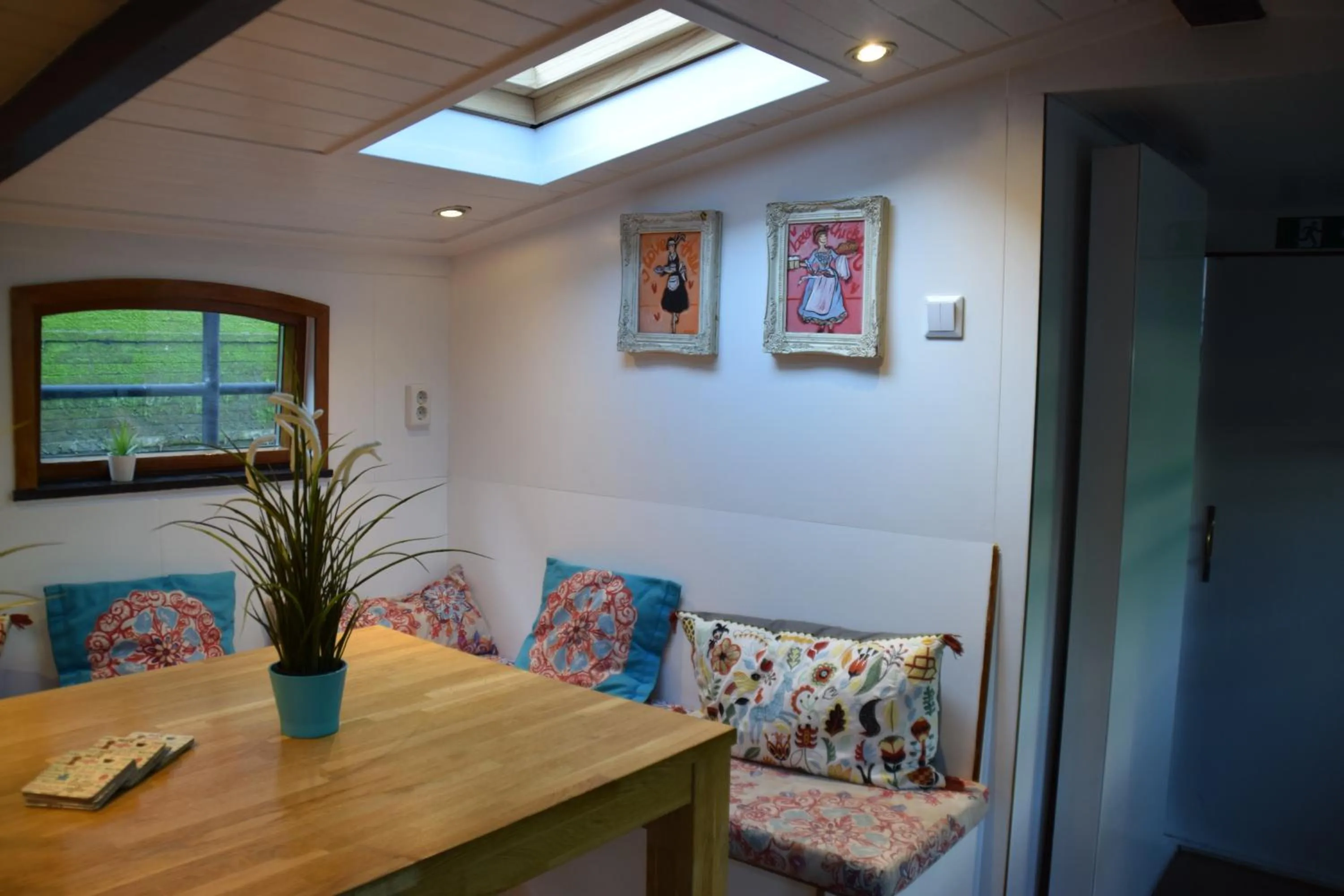 Seating area in Boathotel Rotterdam Anna