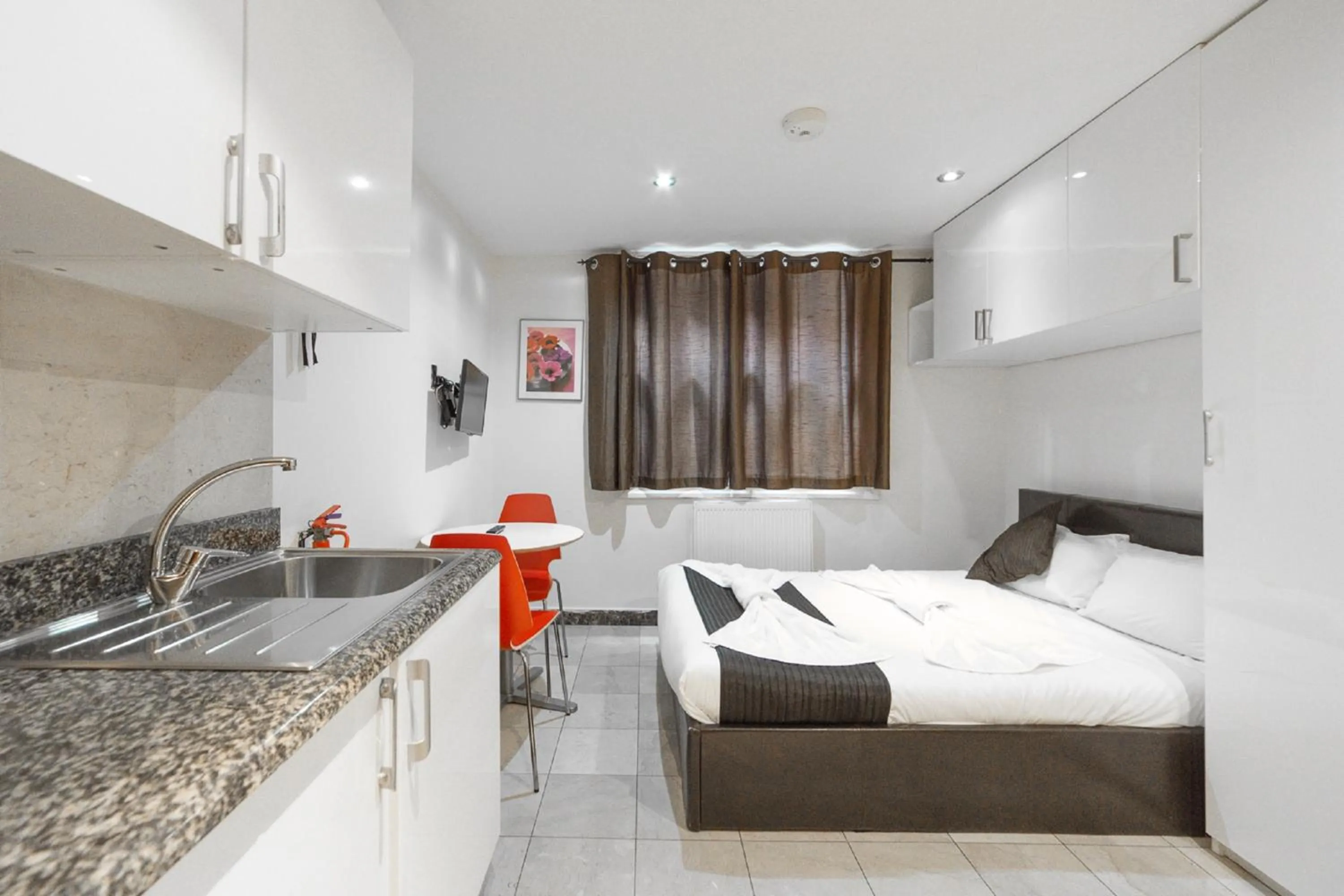 Bed in New Kent Apartments