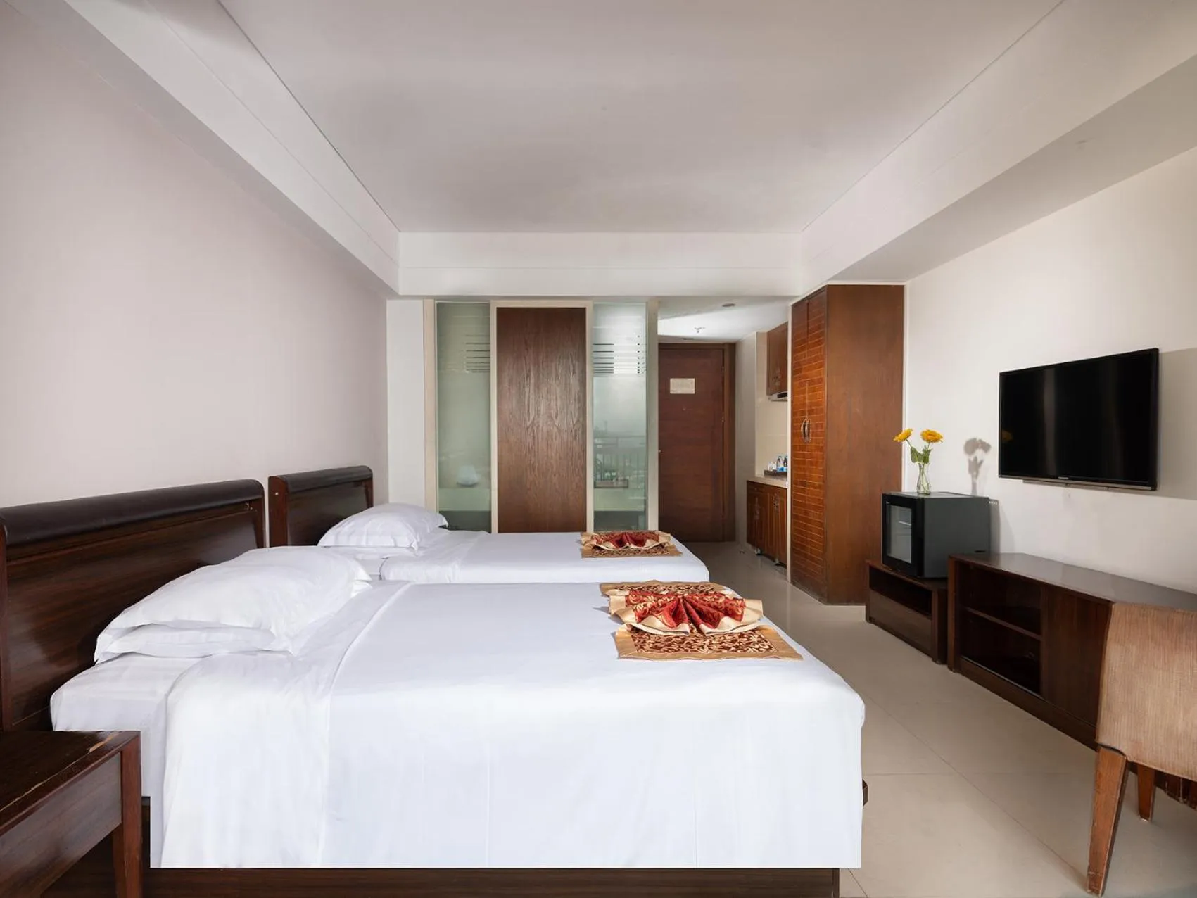 Photo of the whole room, Bed in Barry Boutique Hotel Sanya