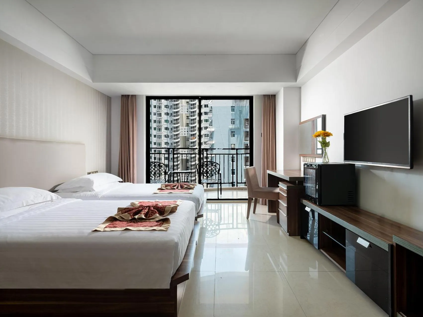 Photo of the whole room, Bed in Barry Boutique Hotel Sanya