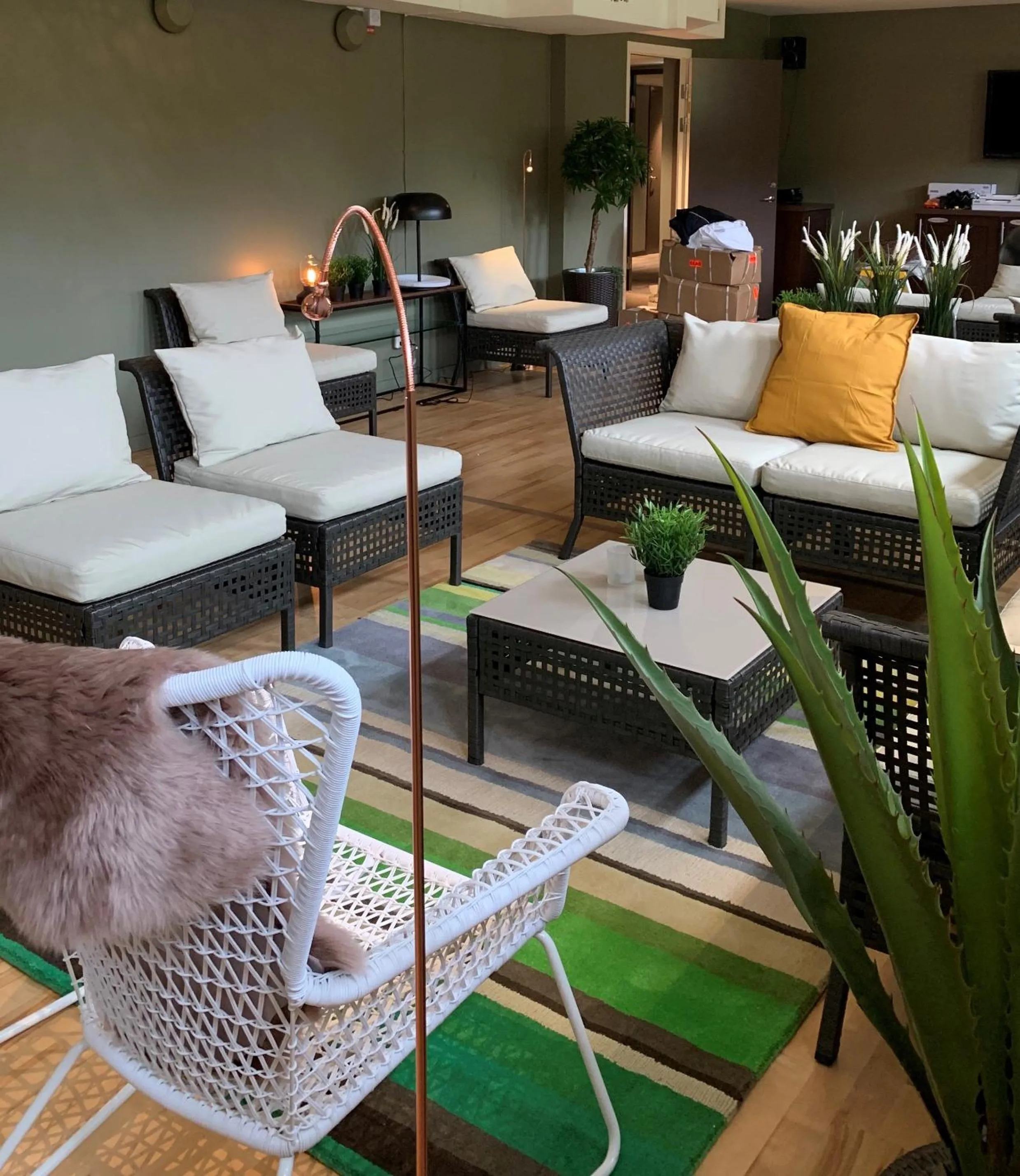 Communal lounge/ TV room in Öster Malma Hotel