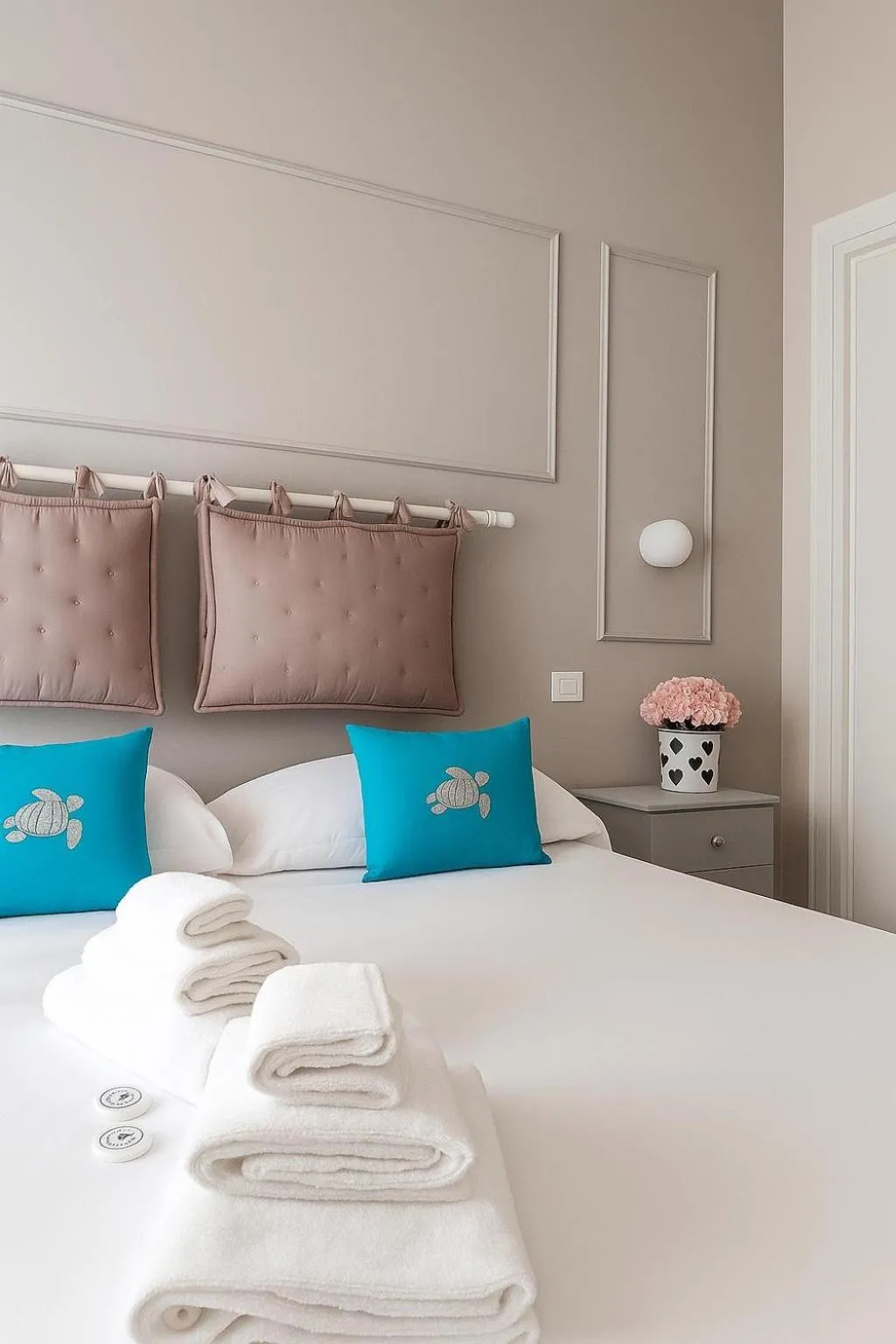 Bed in Villa Antonietta Ischia