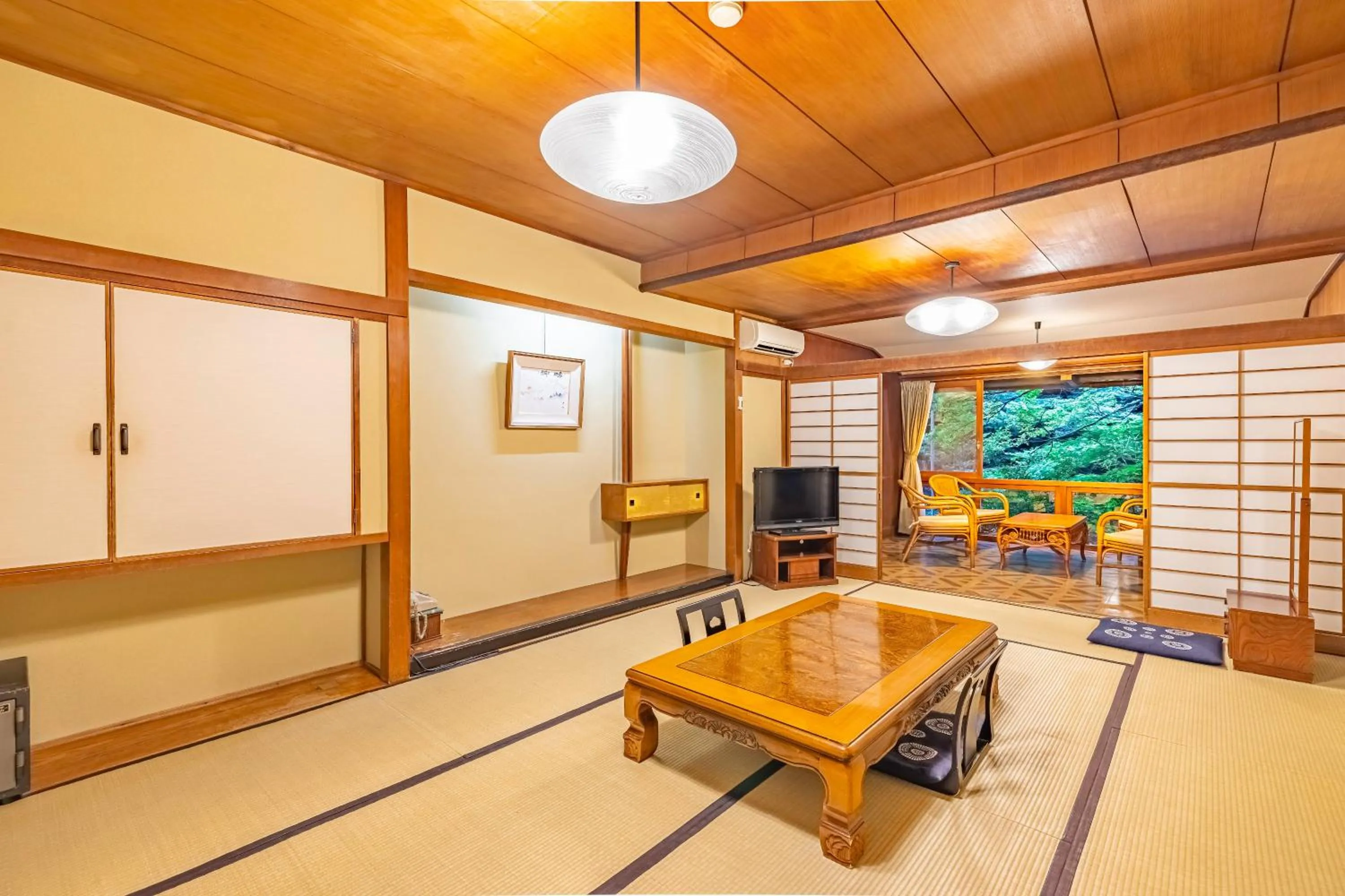 Living room in Ichinoyu Honkan