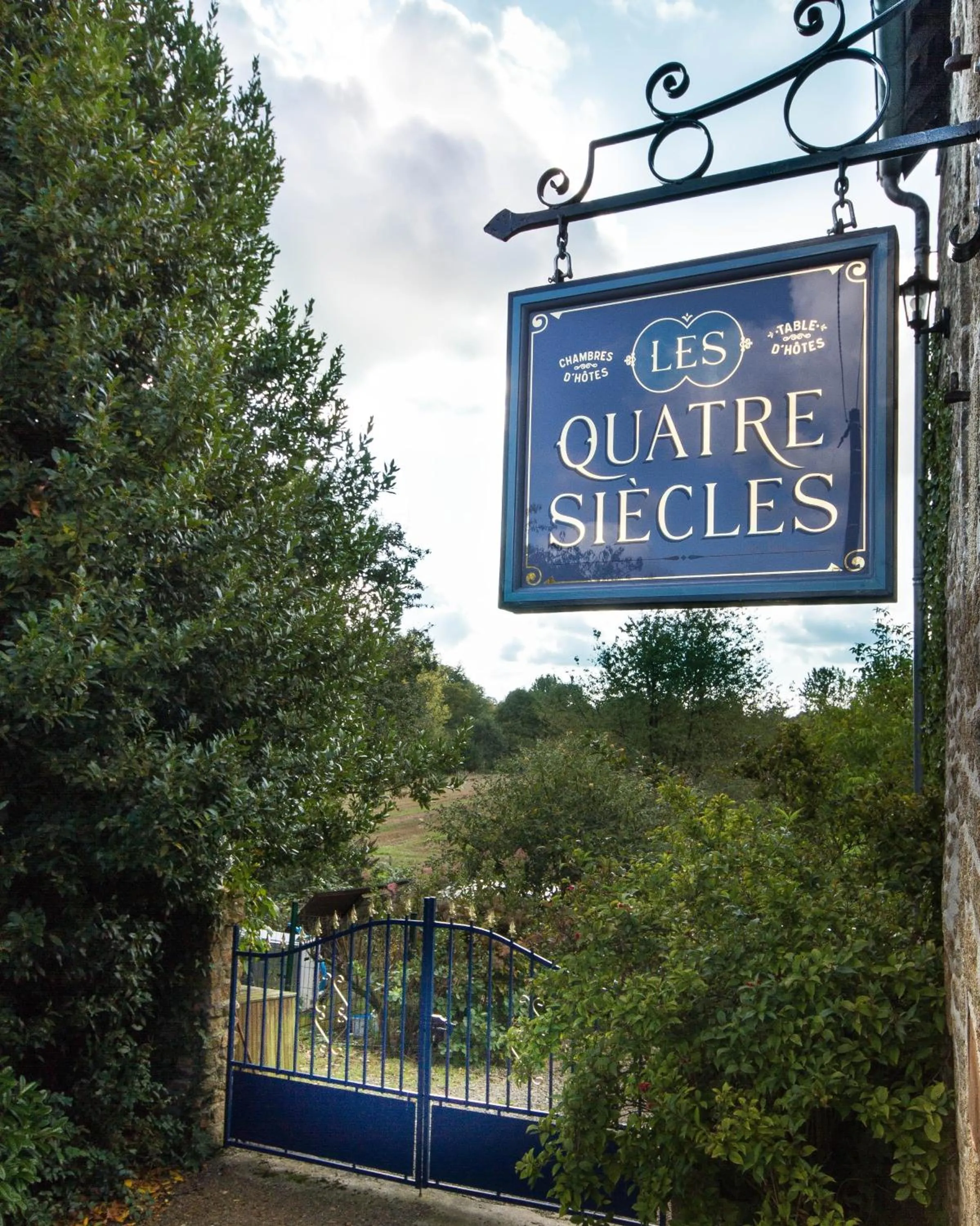 Property logo or sign in Les Quatre Siècles